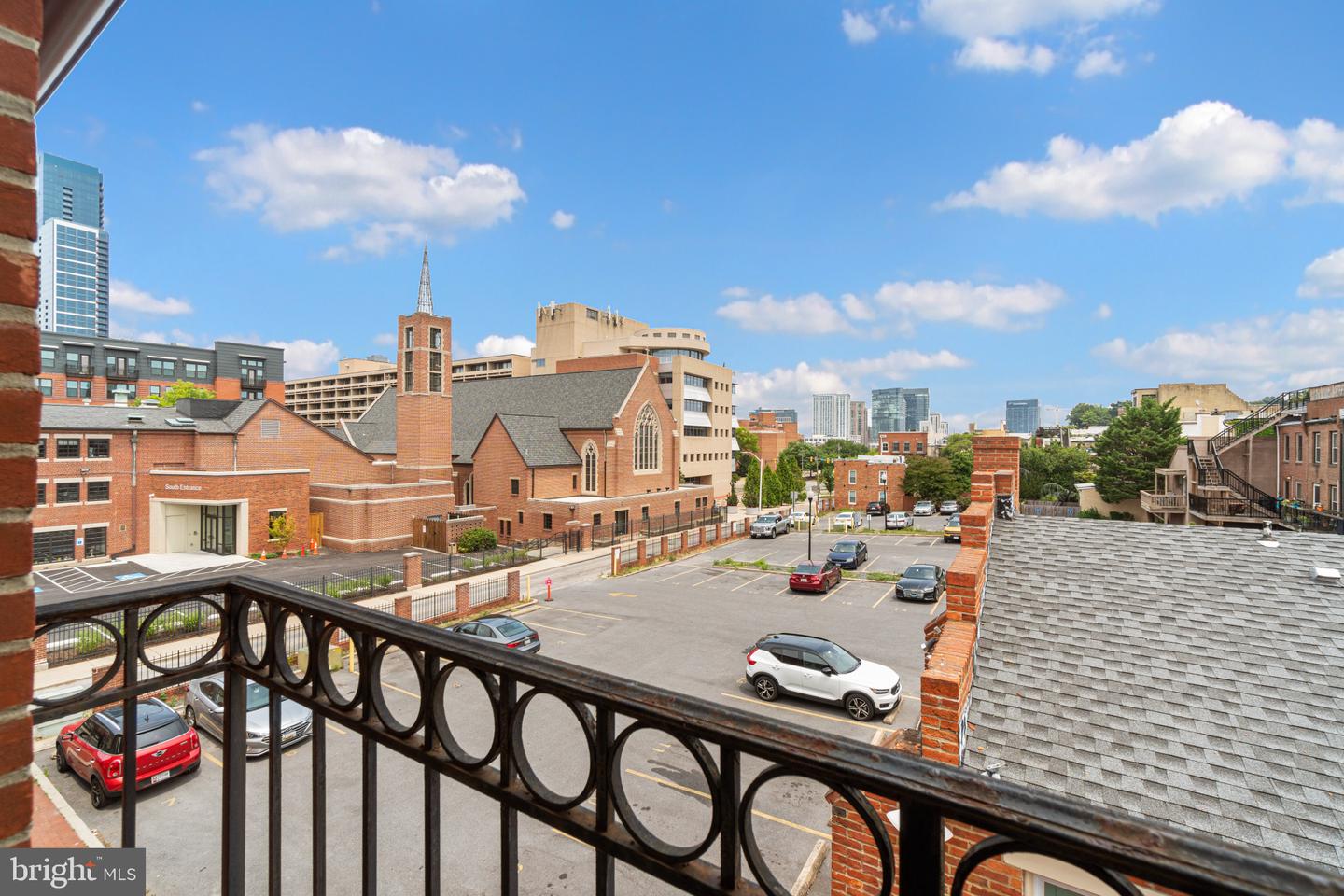 723 S Charles St #302