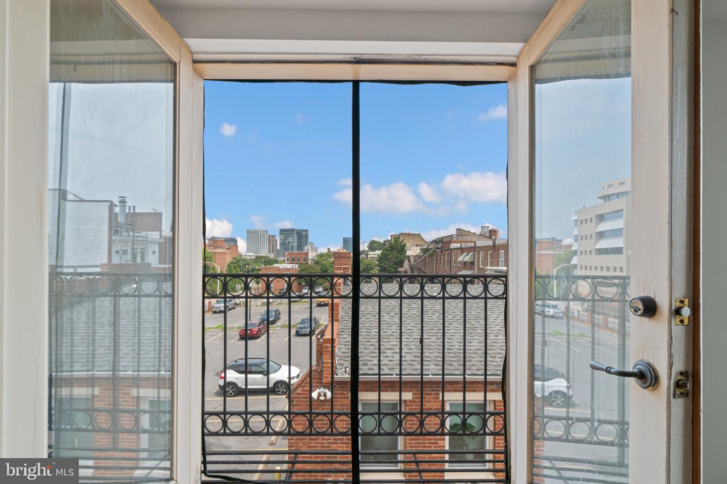 723 S Charles St #302