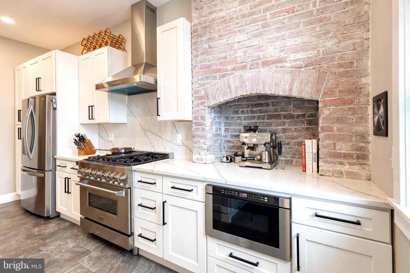 21 N Collington Ave N