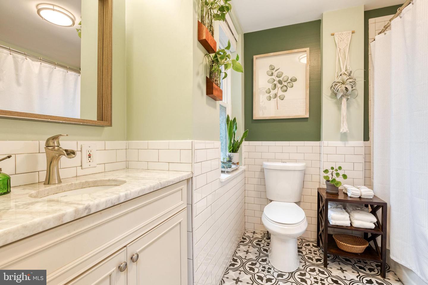 21 N Collington Ave N