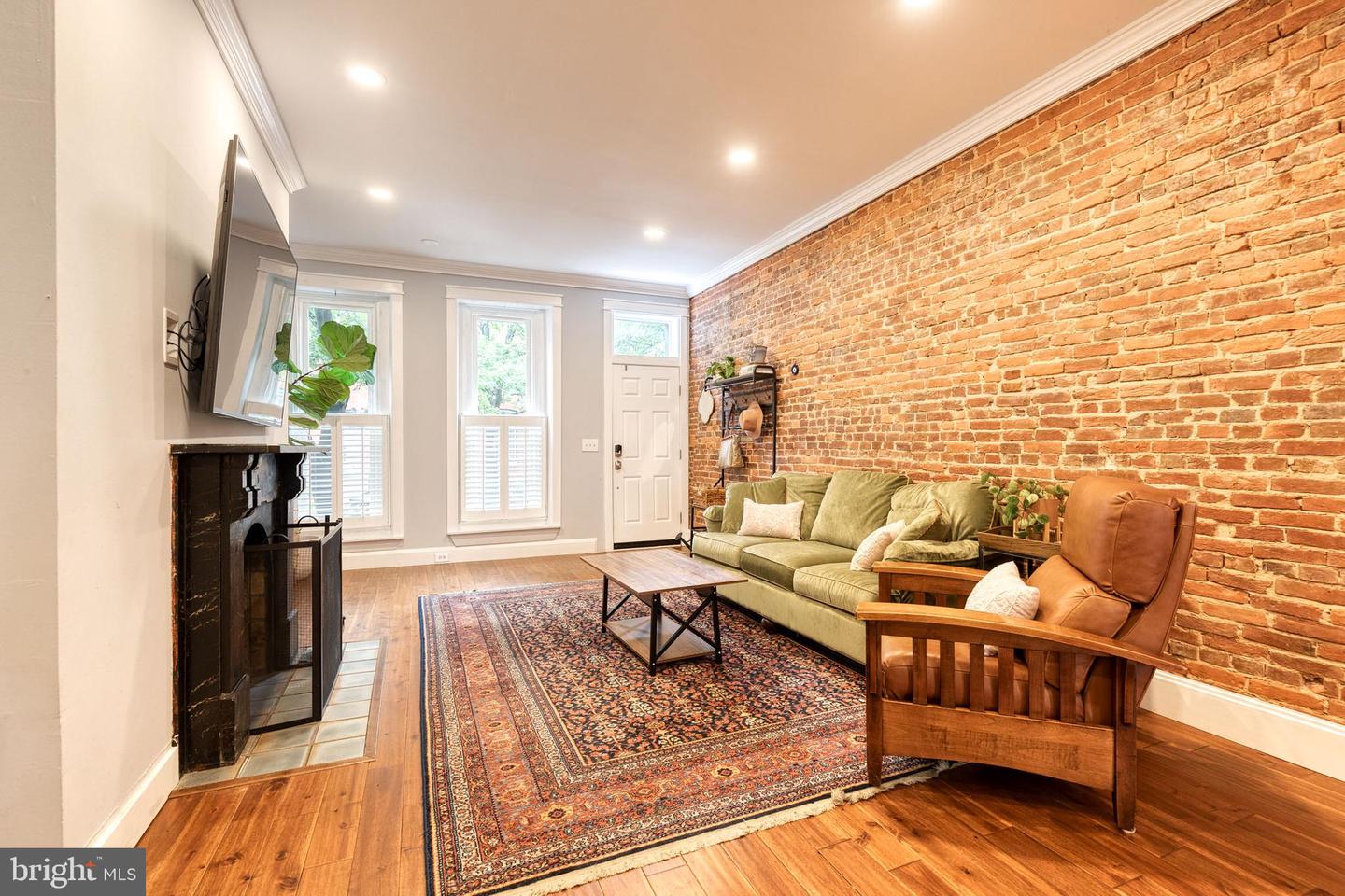21 N Collington Ave N