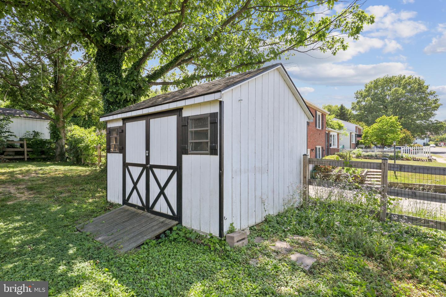 38 Delrey Ave