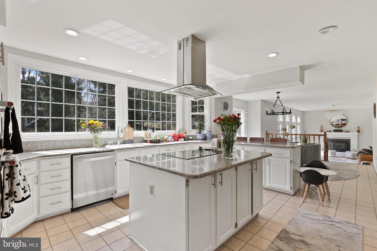 10317 Kingsbridge Rd