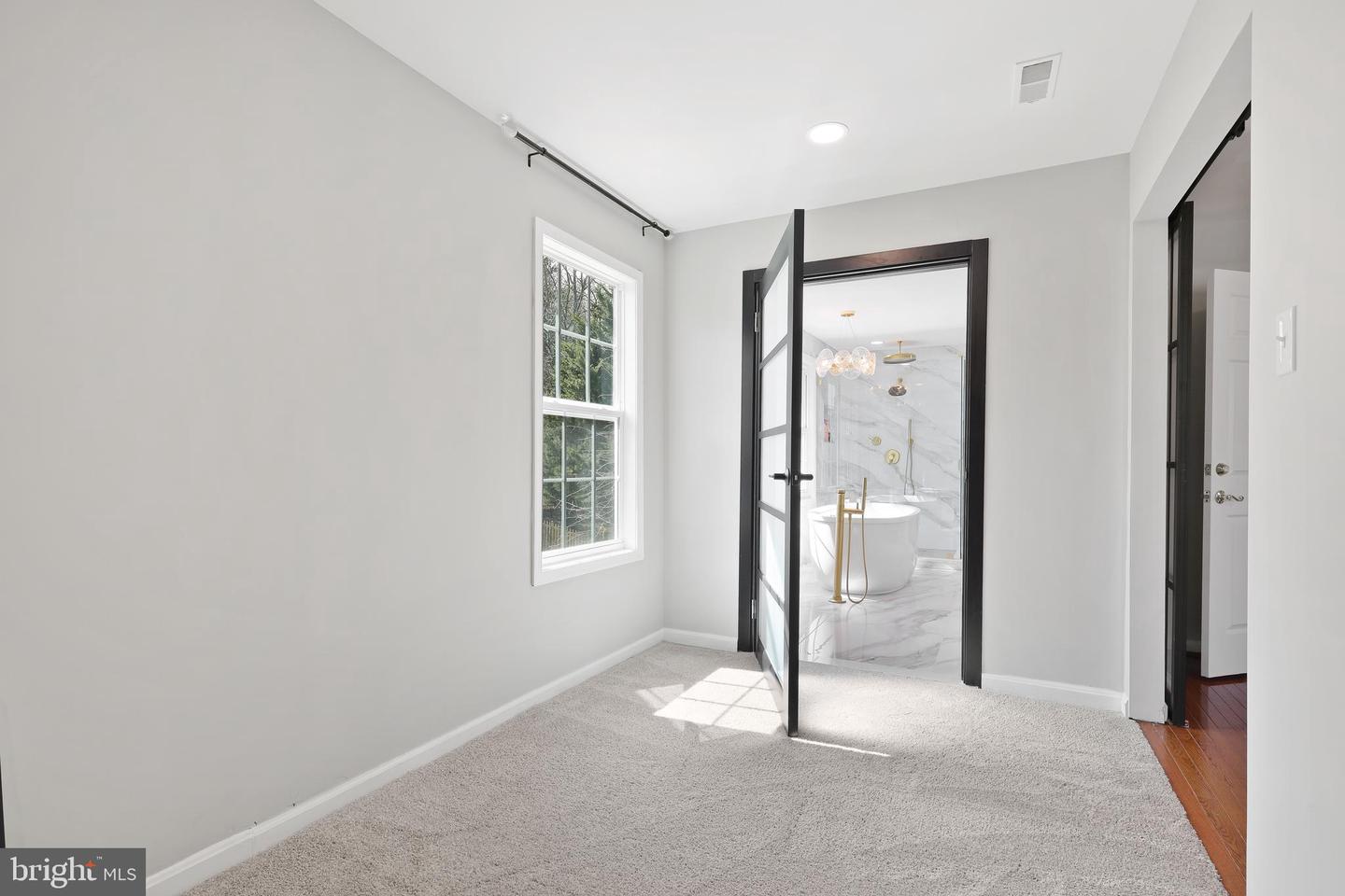 10317 Kingsbridge Rd
