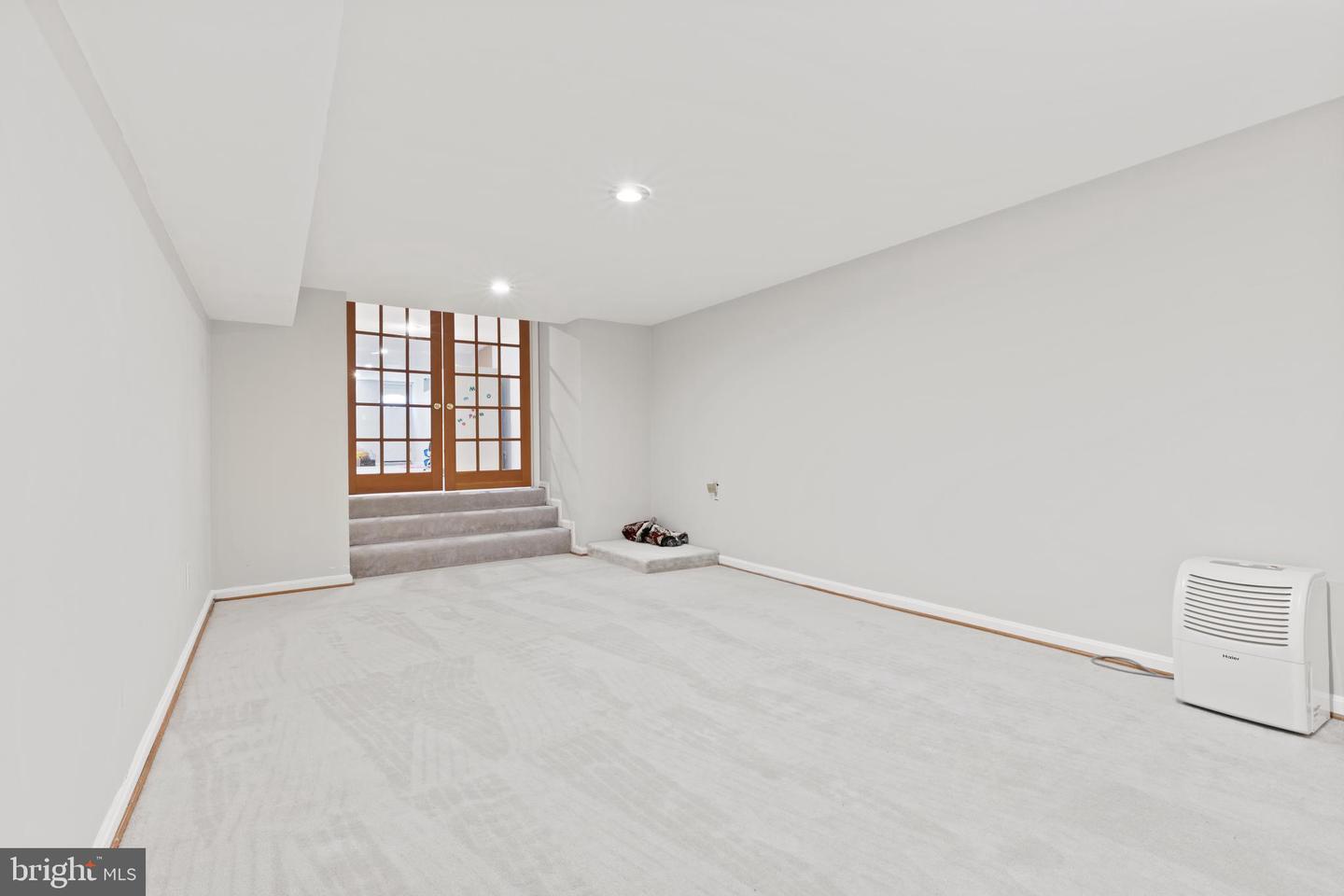 10317 Kingsbridge Rd