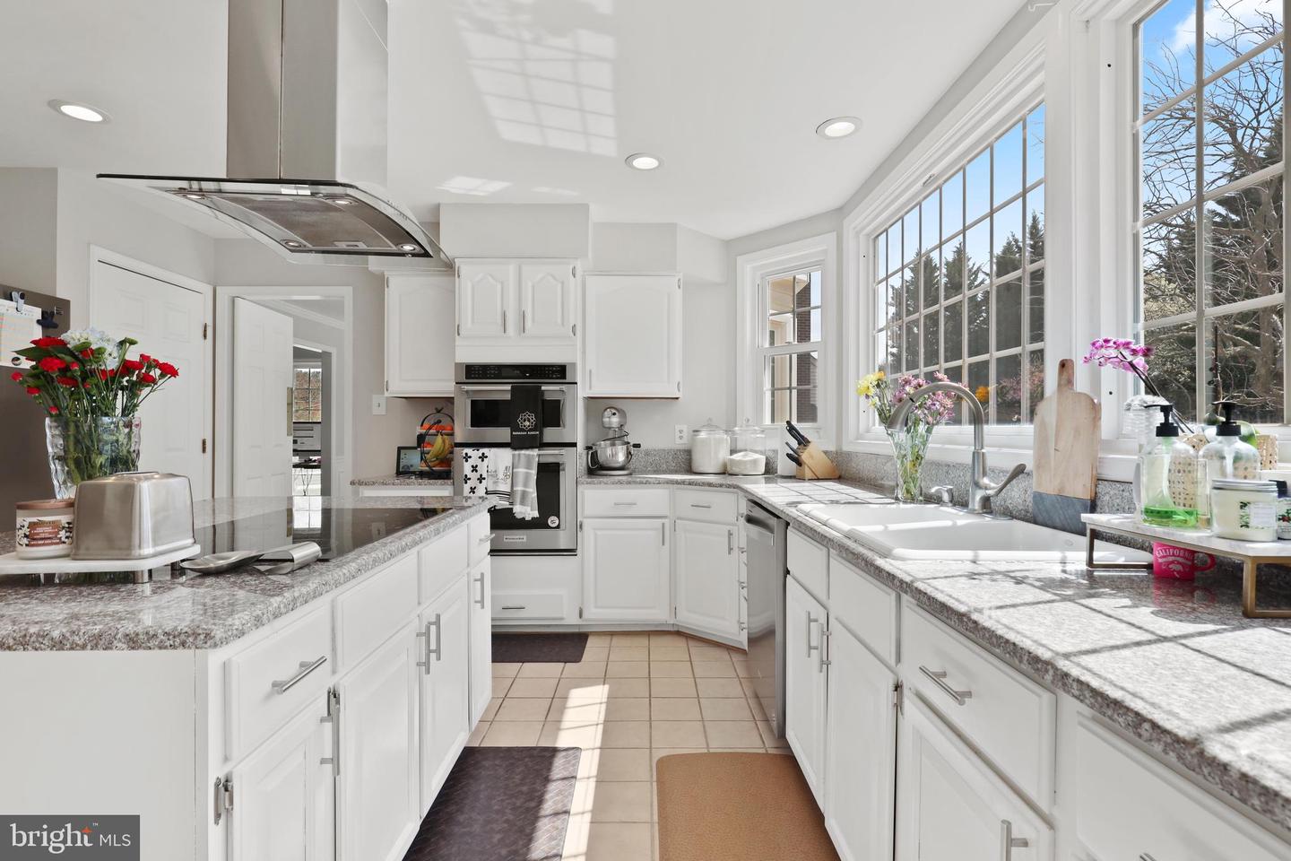 10317 Kingsbridge Rd