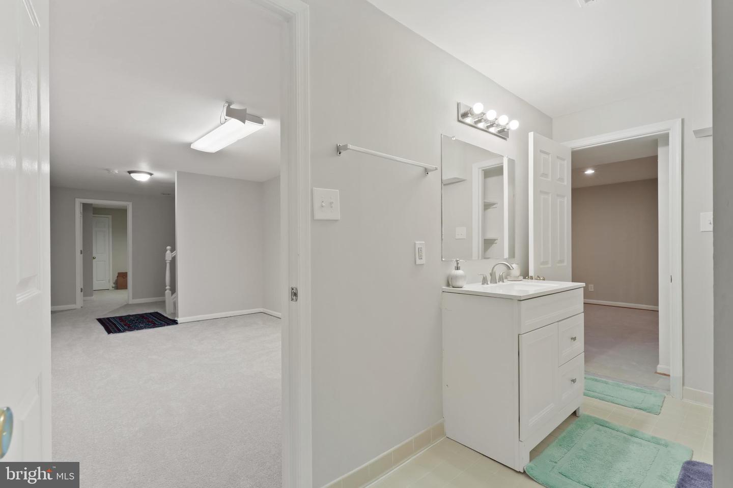 10317 Kingsbridge Rd