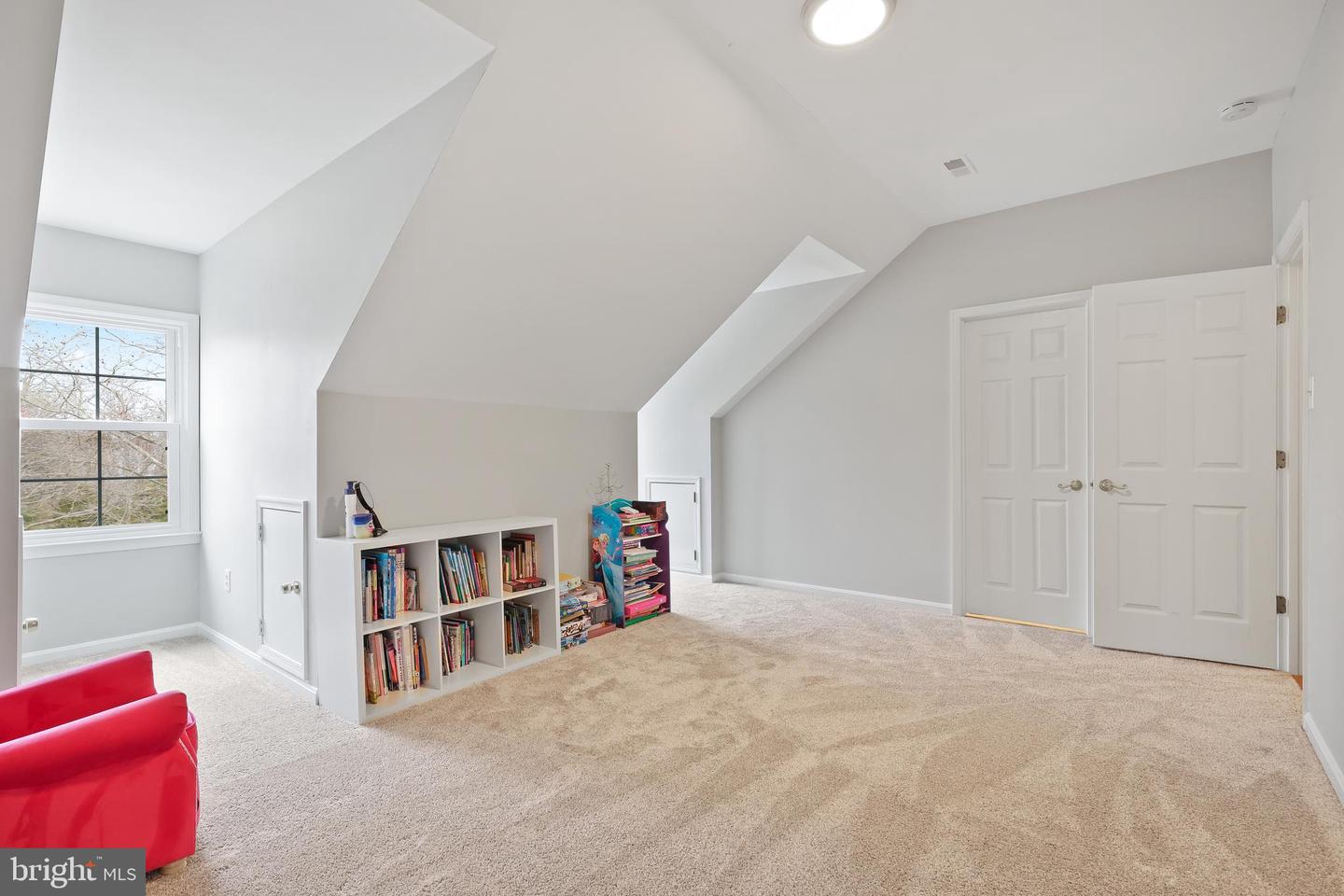 10317 Kingsbridge Rd