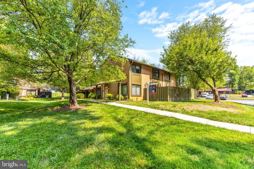 9594 Standon Pl