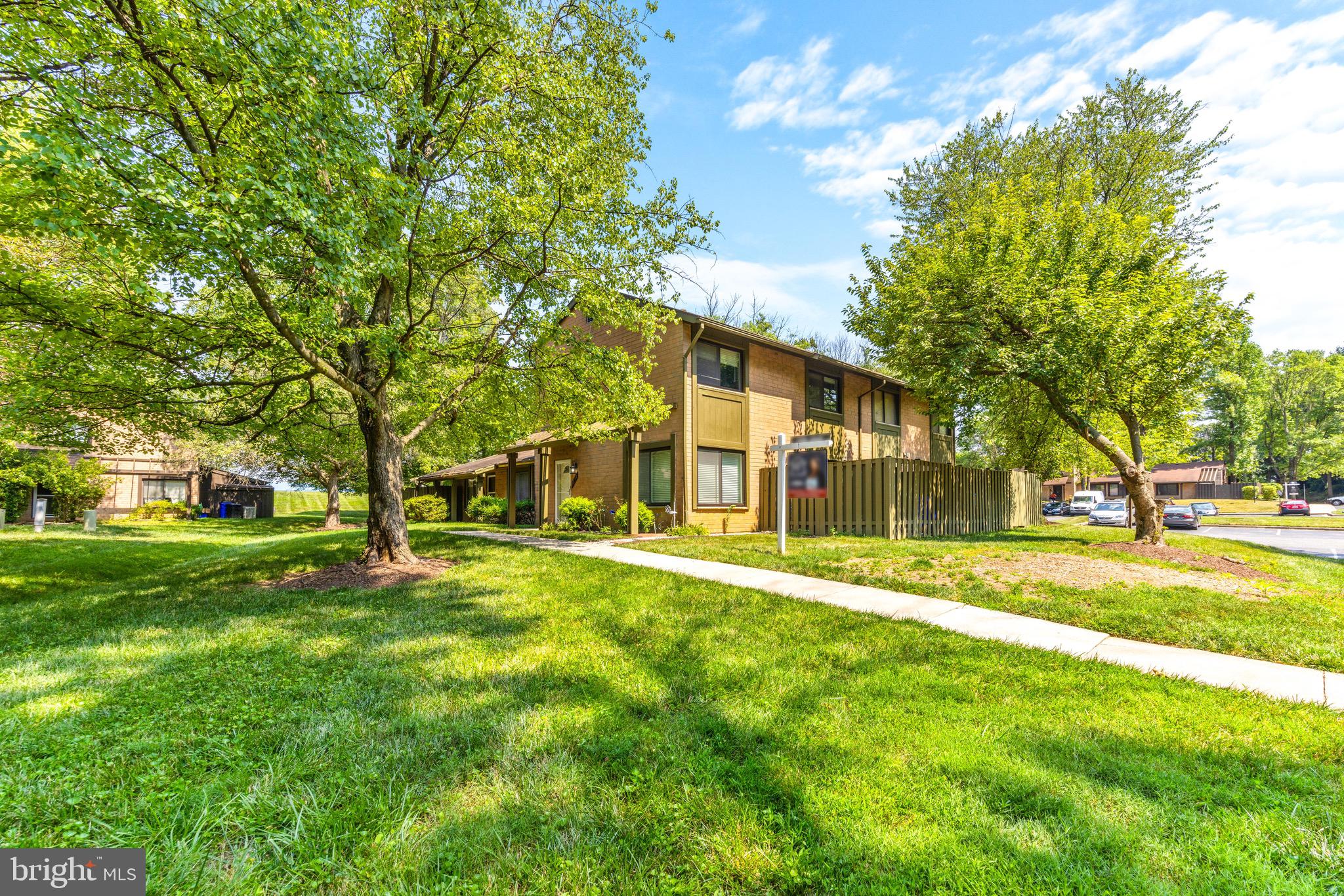 9594 Standon Pl