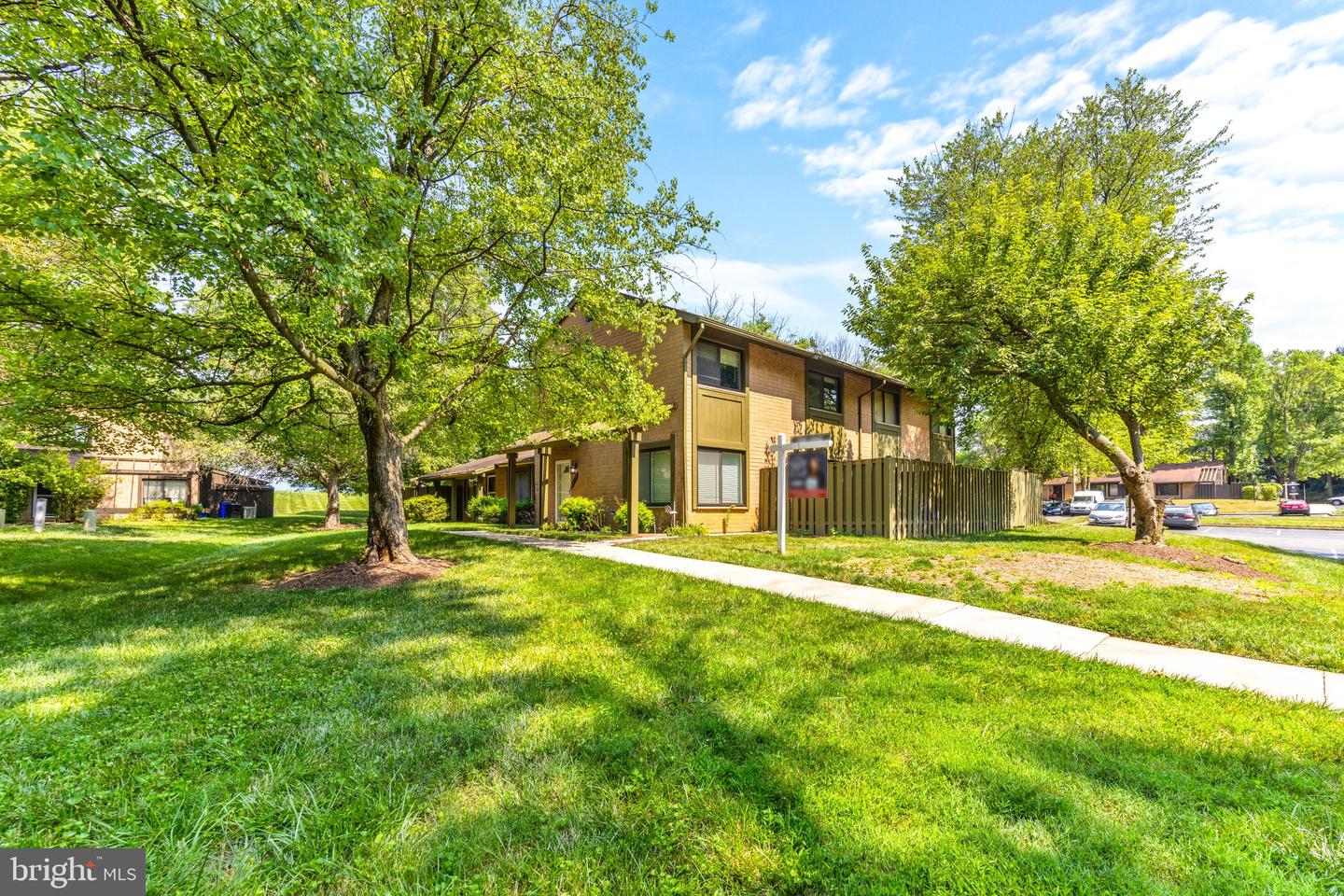 9594 Standon Pl
