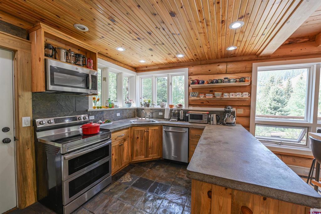 1800 County Road 771