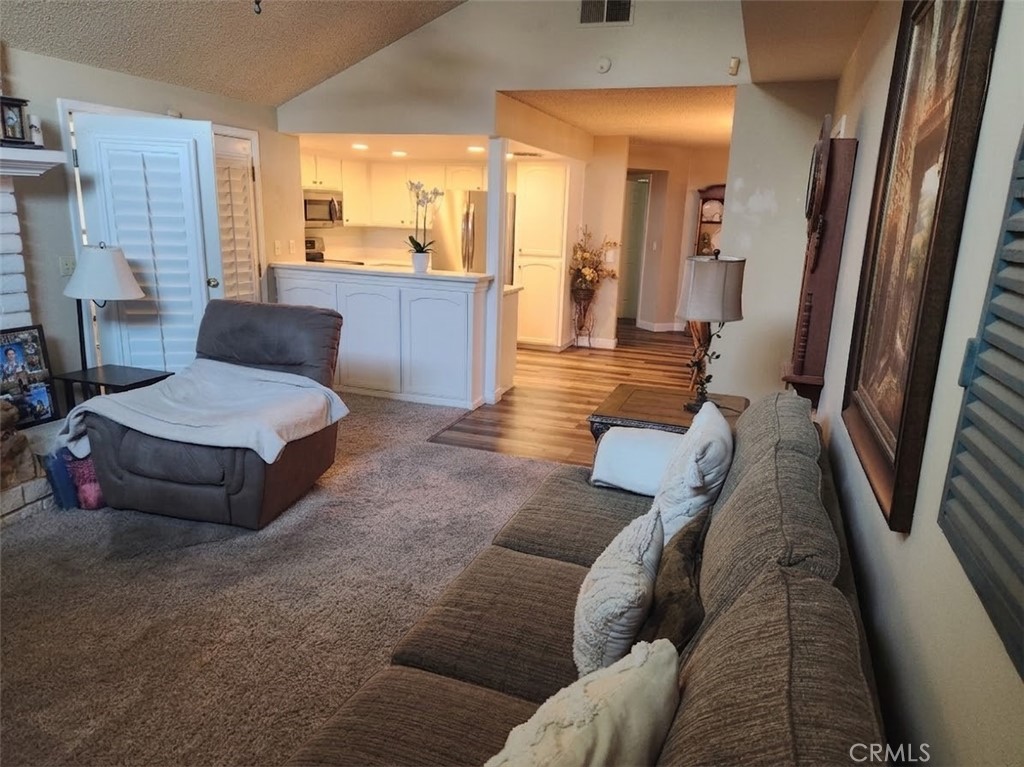 6358 N Forestiere