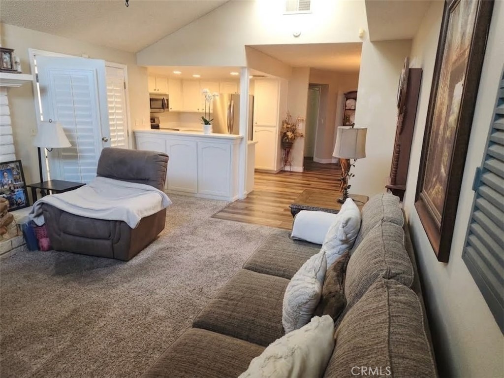 6358 N Forestiere