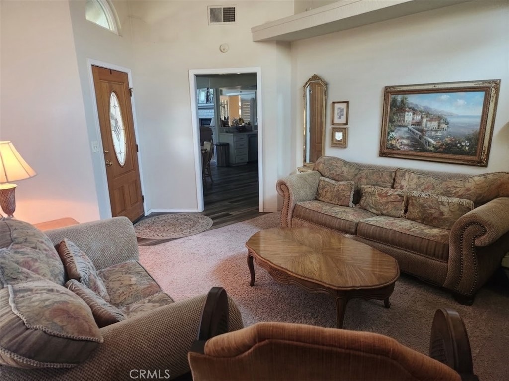 6358 N Forestiere