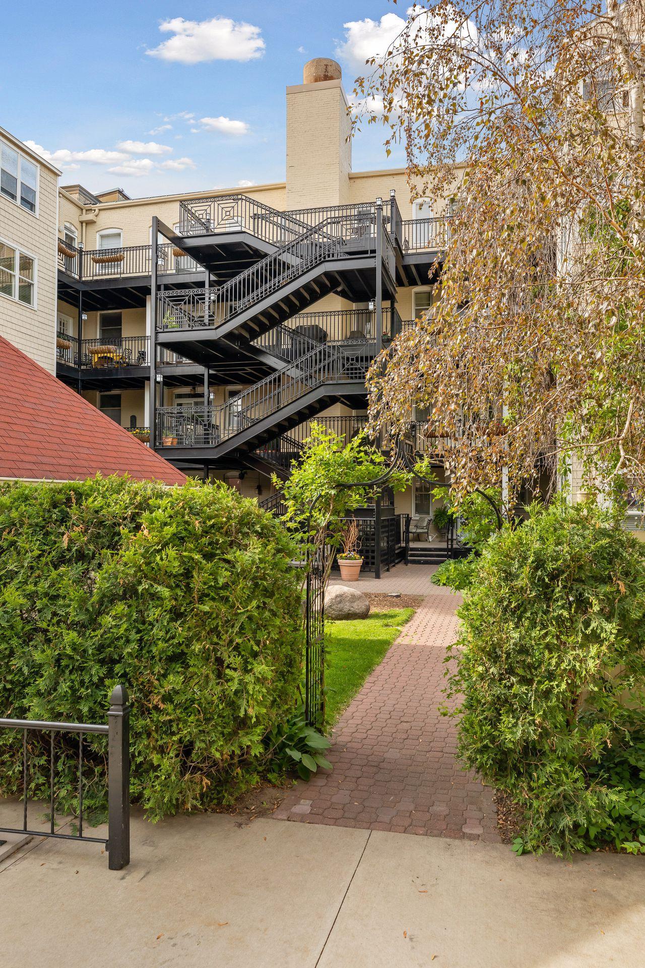 436 Portland Avenue Unit: 16
