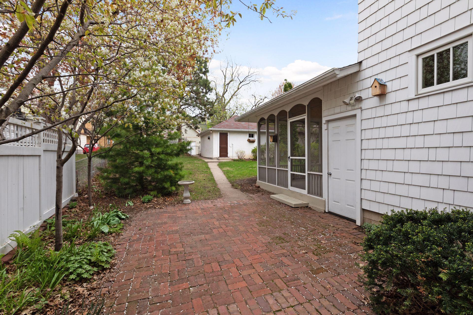 198 Montrose Place