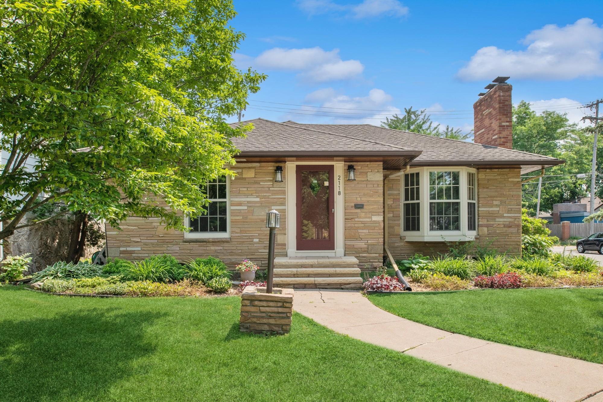 2118 Highland Parkway