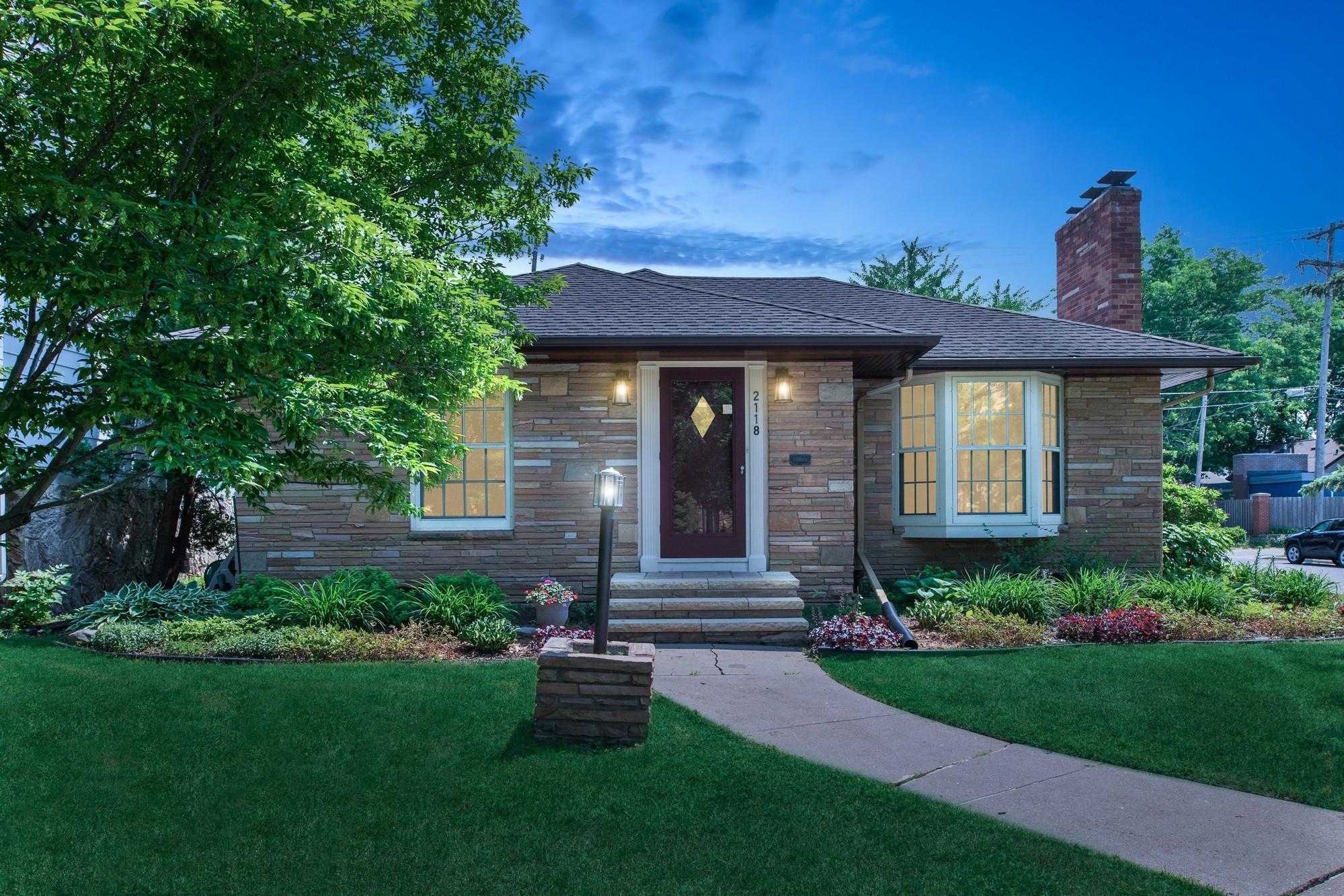 2118 Highland Parkway