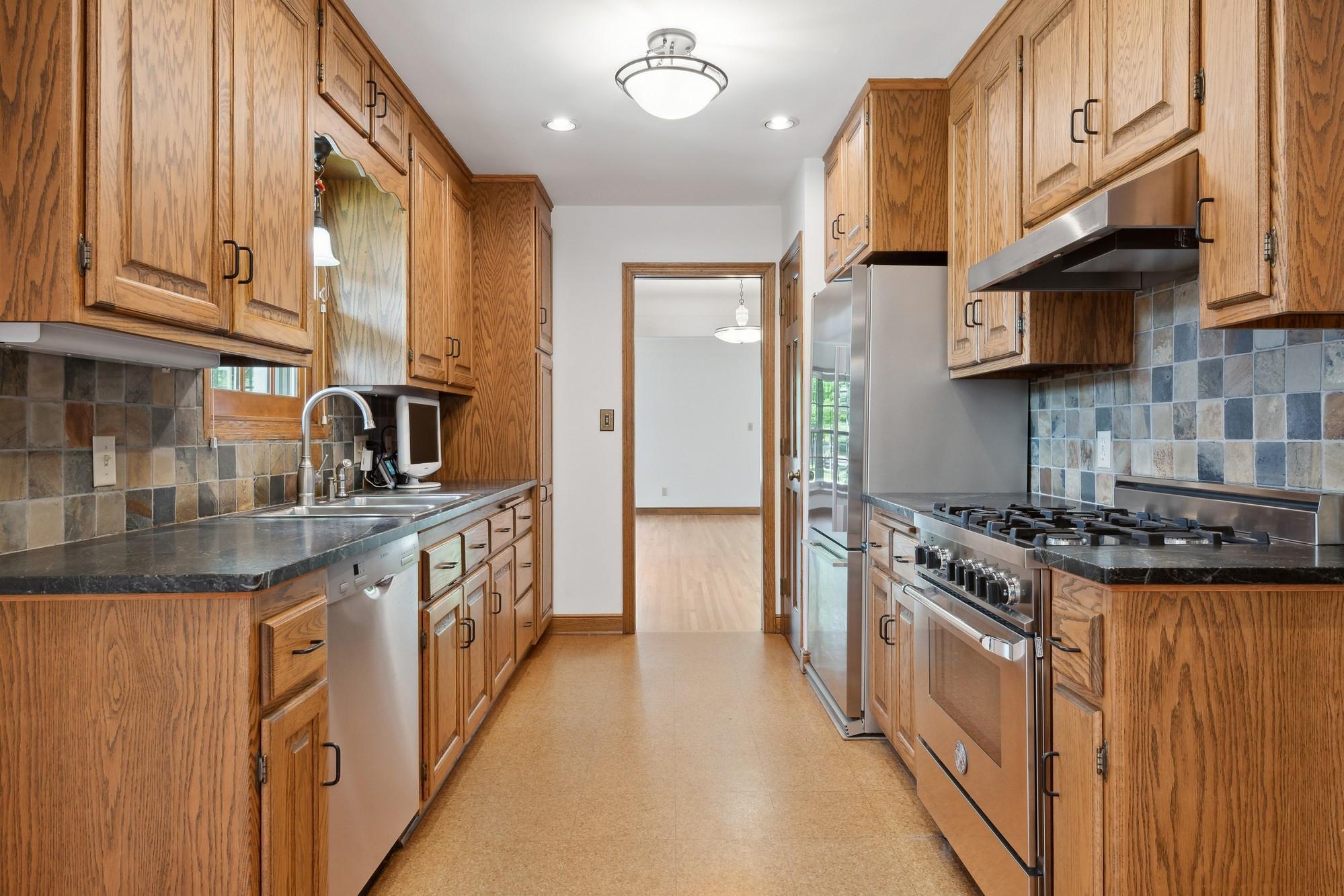 2118 Highland Parkway