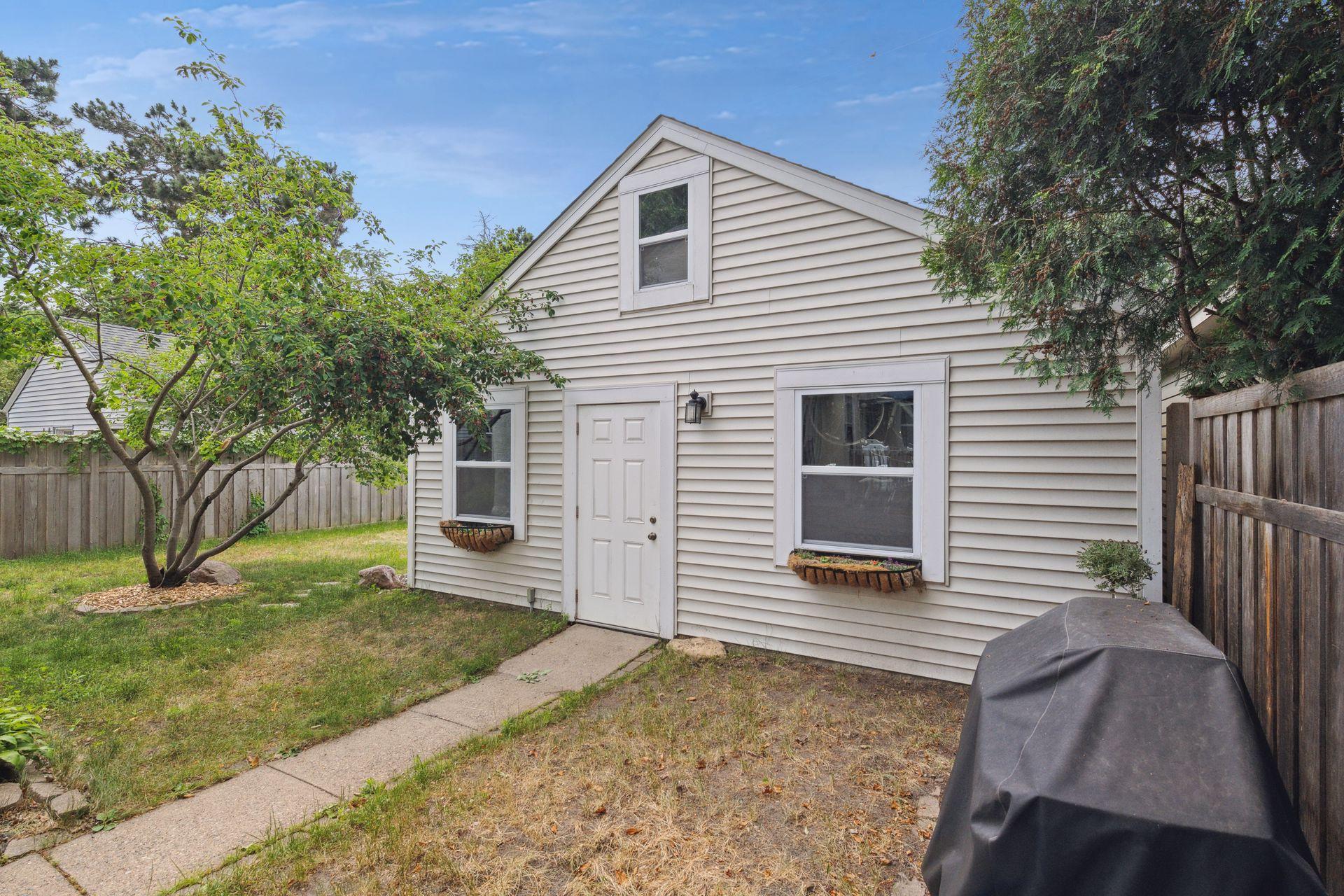 5108 Woodlawn Boulevard