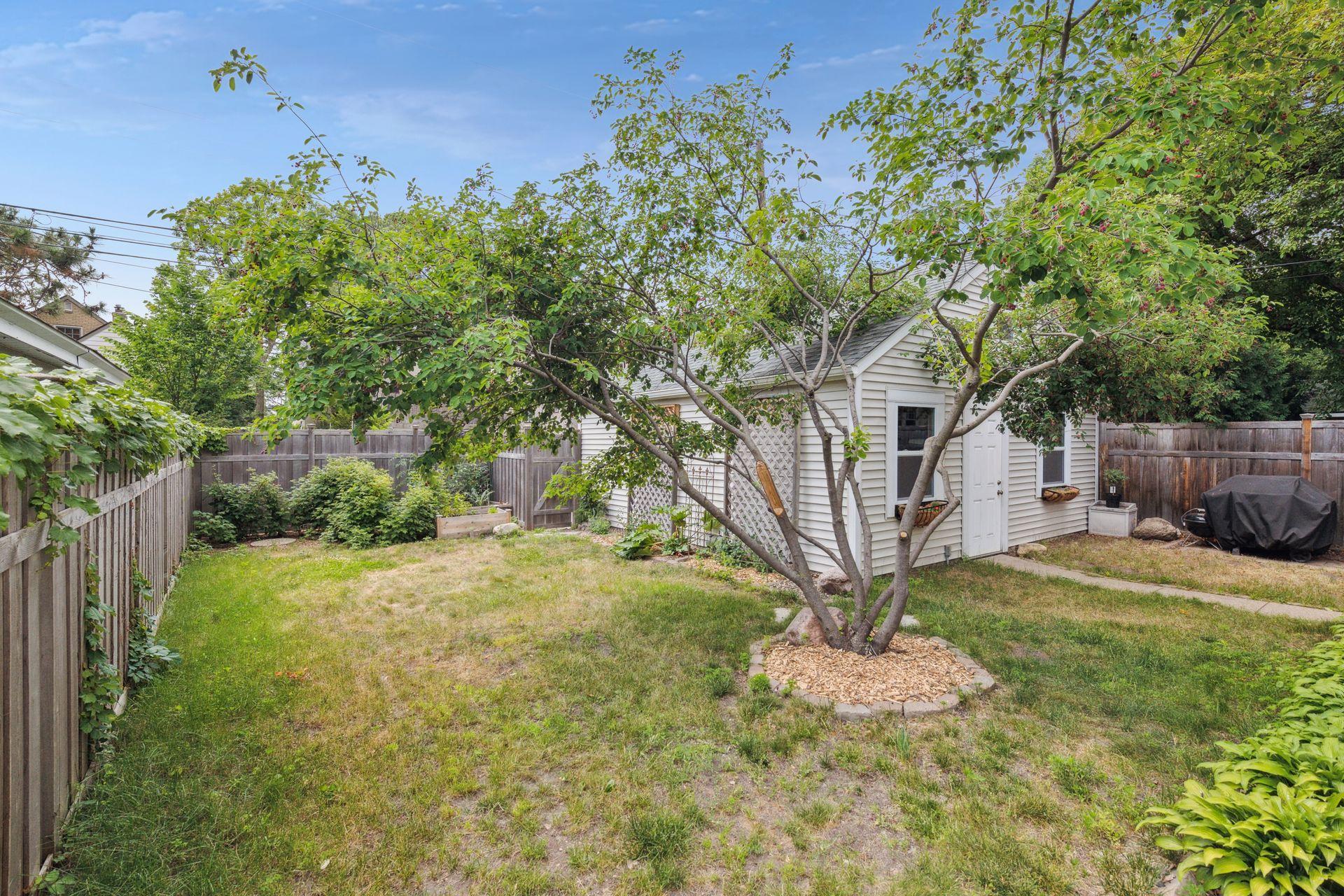 5108 Woodlawn Boulevard