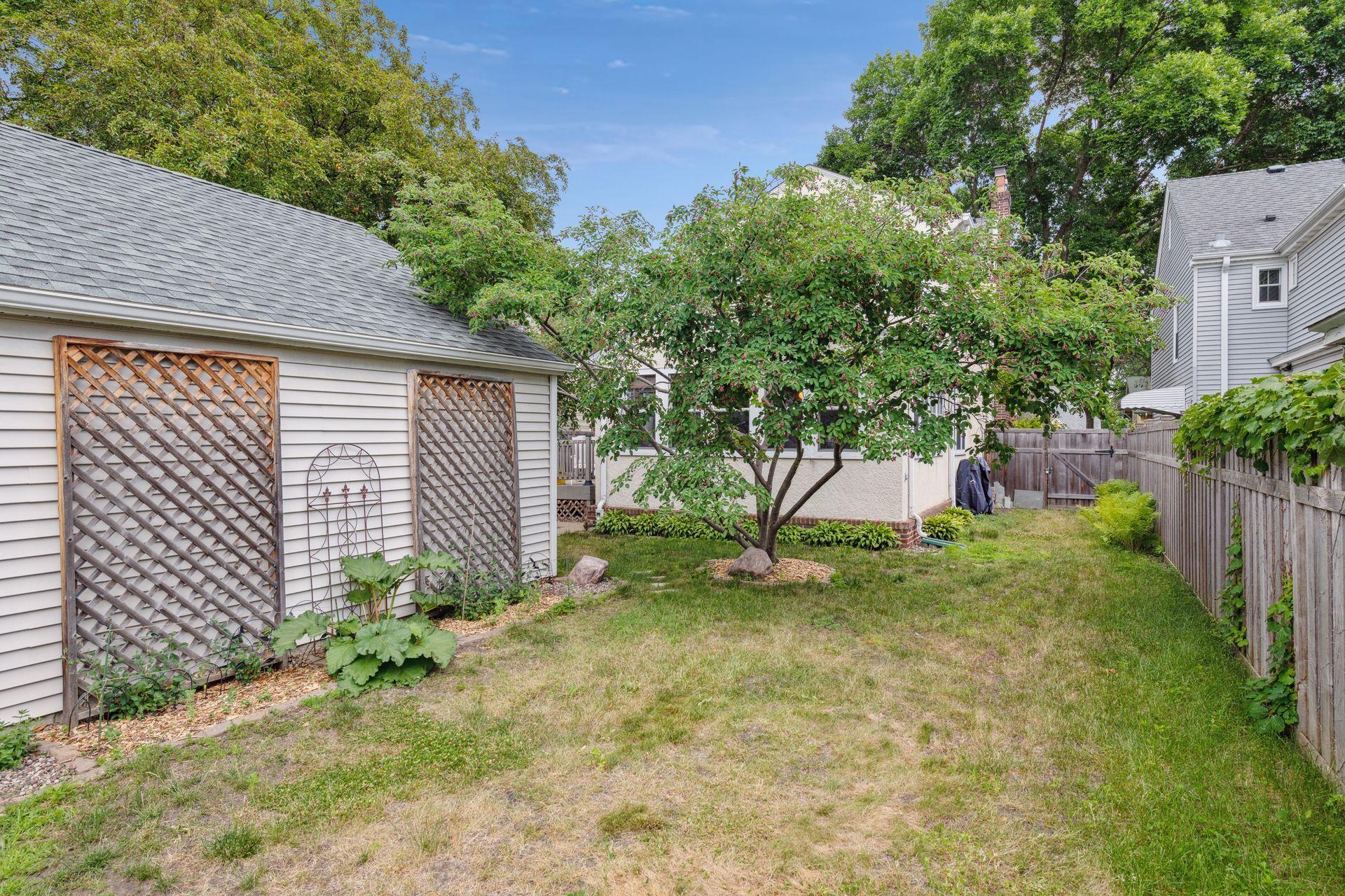 5108 Woodlawn Boulevard
