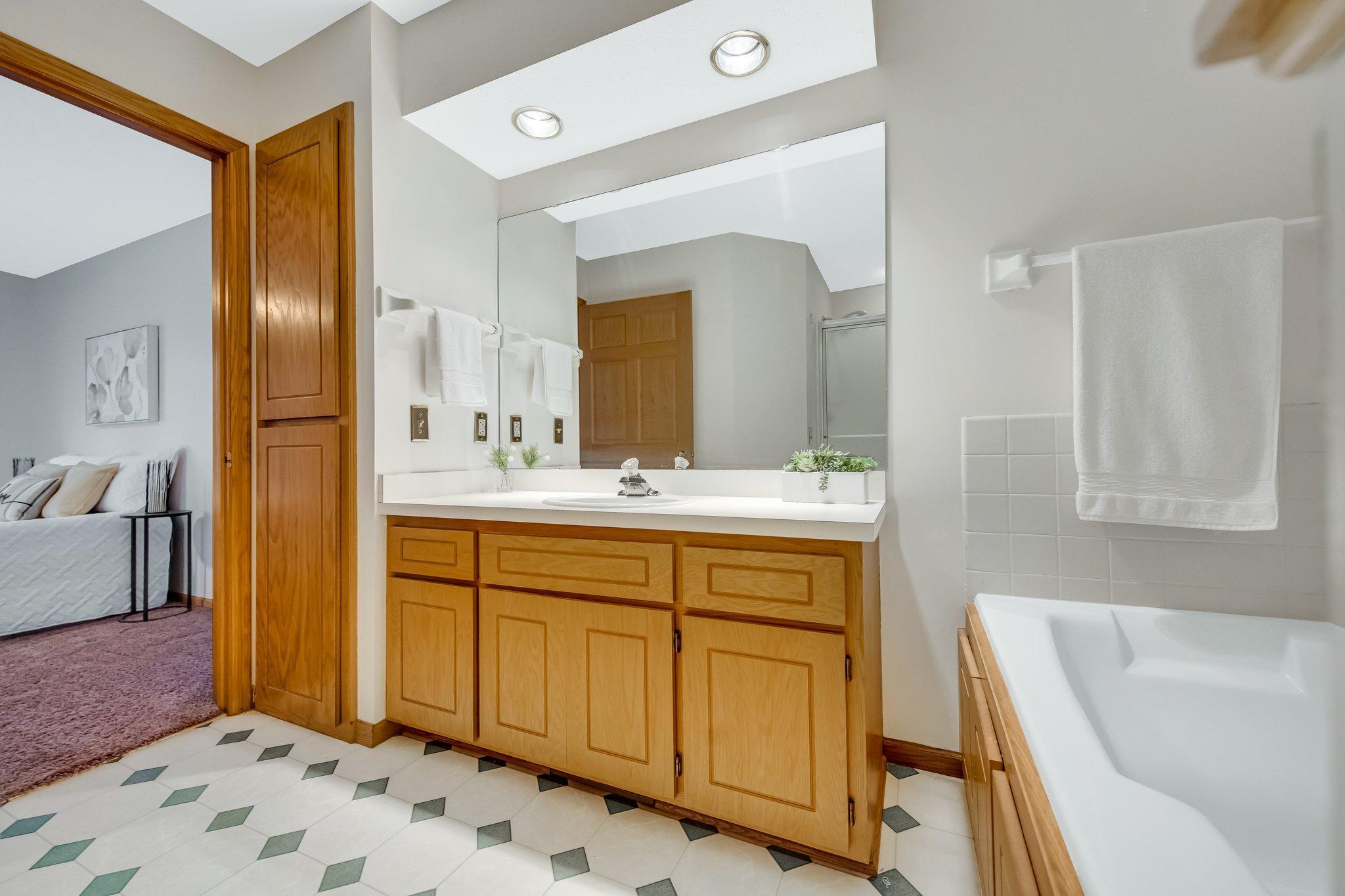 5625 Heather Ridge Court