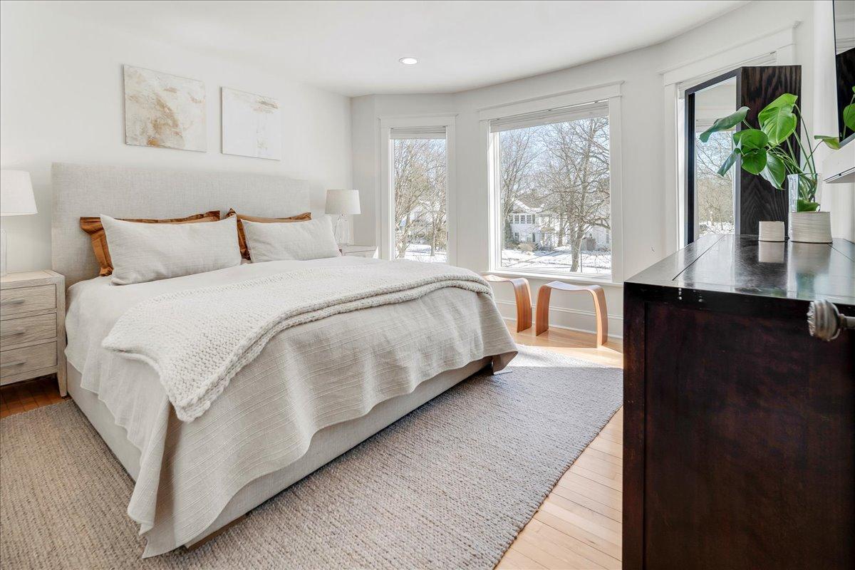 4050 Linden Hills Boulevard