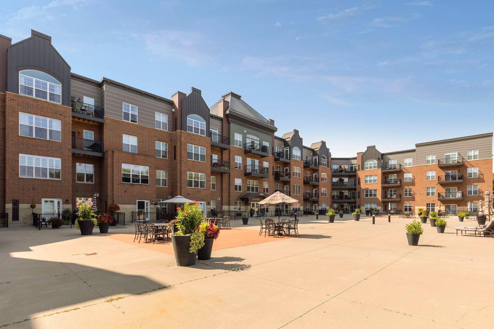 1800 Graham Avenue Unit: 403