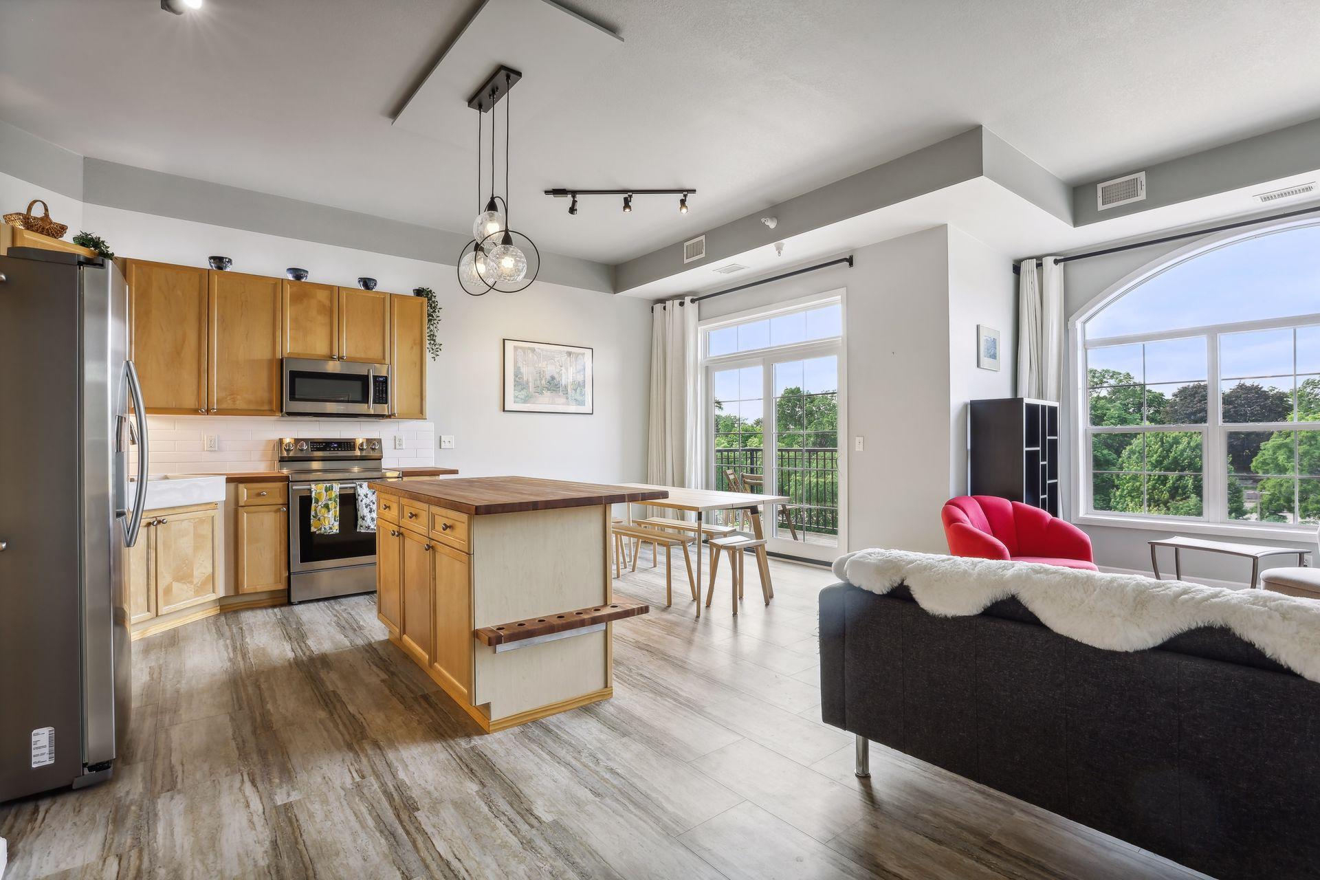 1800 Graham Avenue Unit: 403