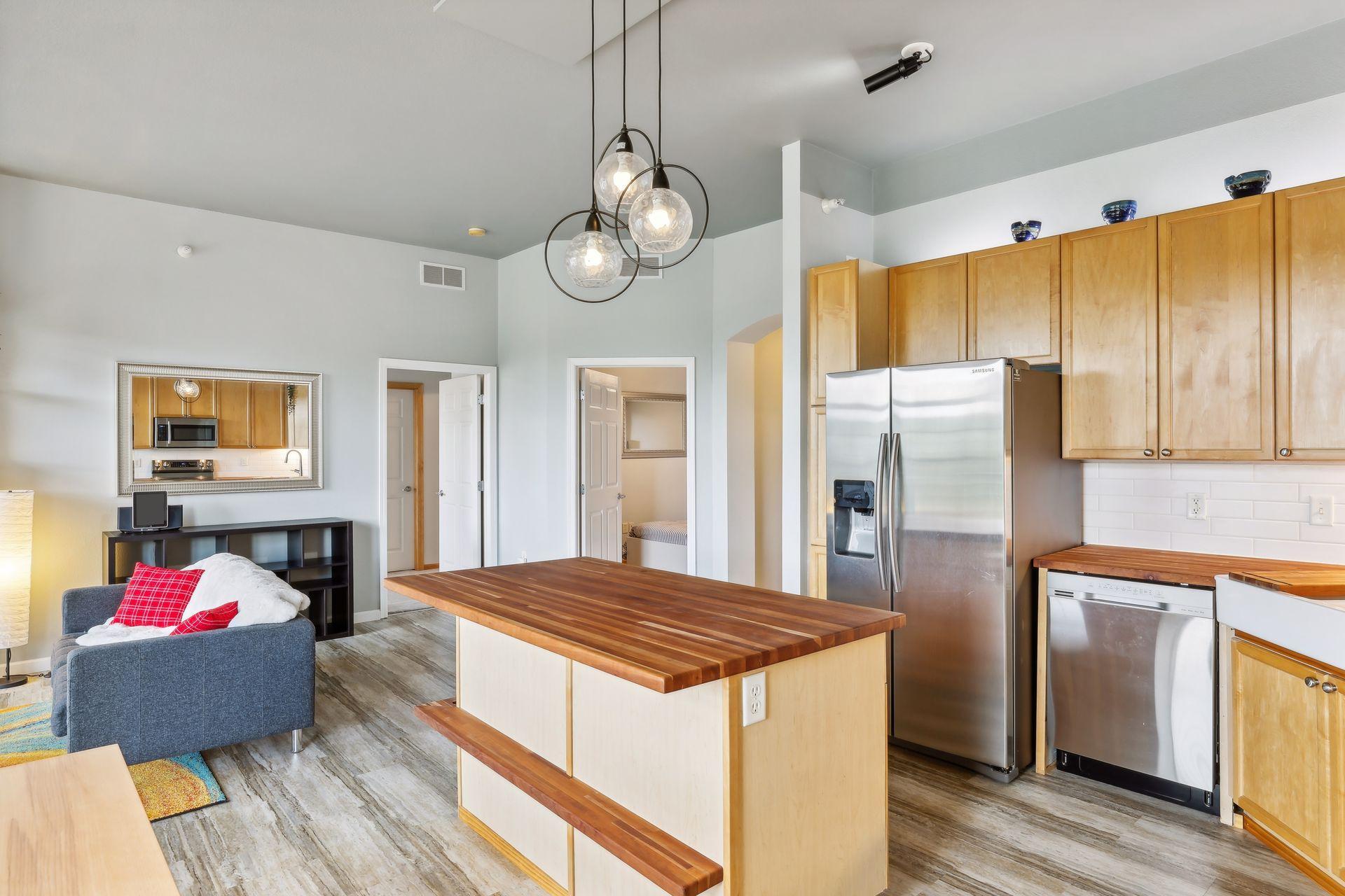 1800 Graham Avenue Unit: 403
