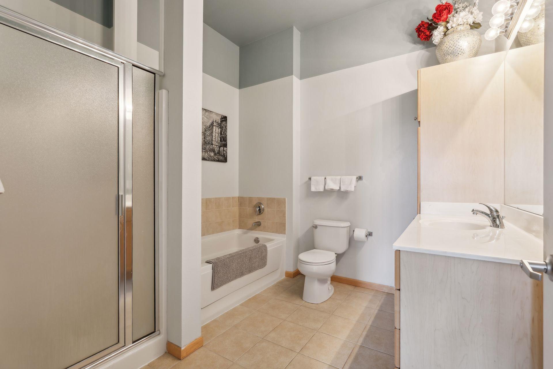 1800 Graham Avenue Unit: 403