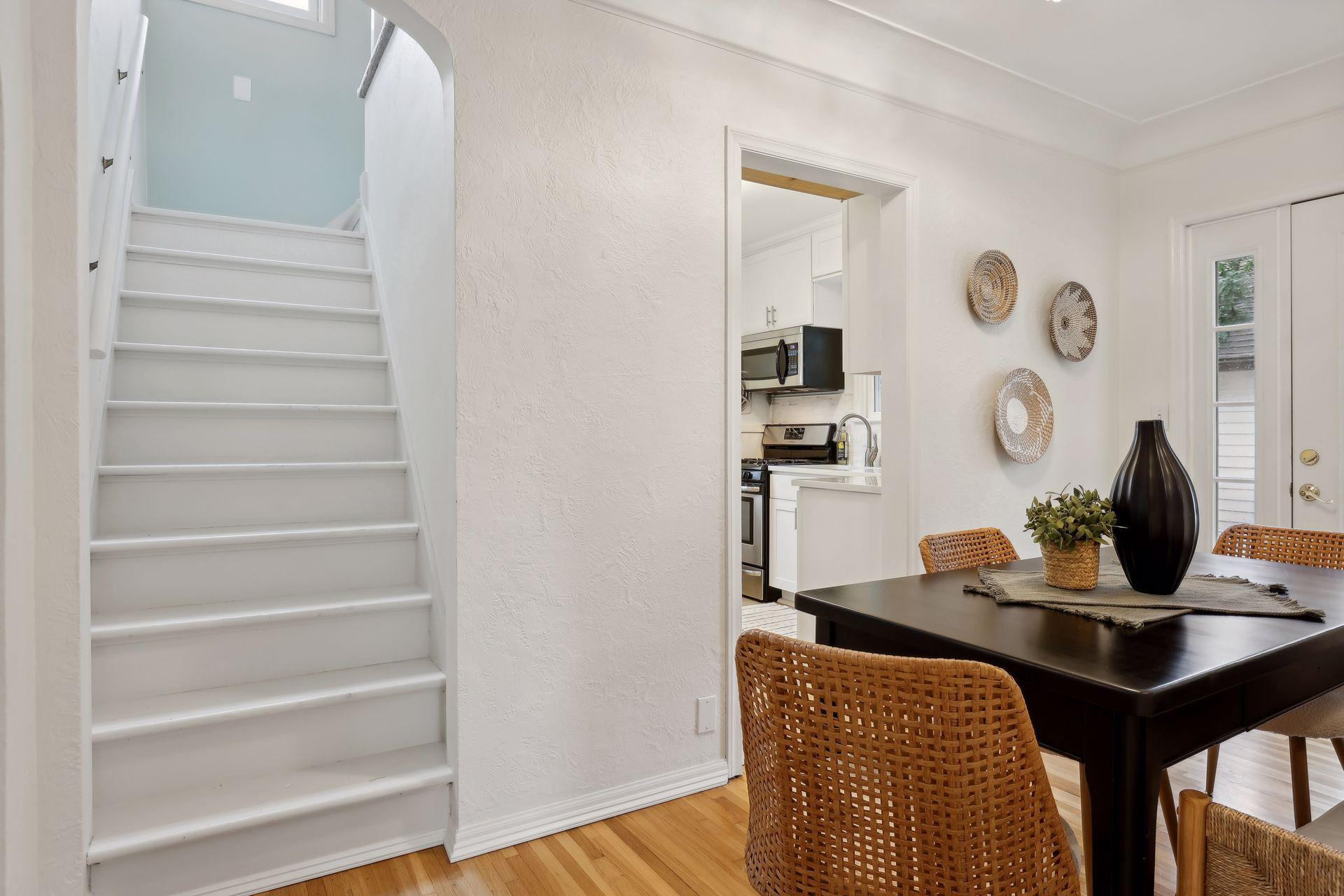 1617 Dunlap Street N