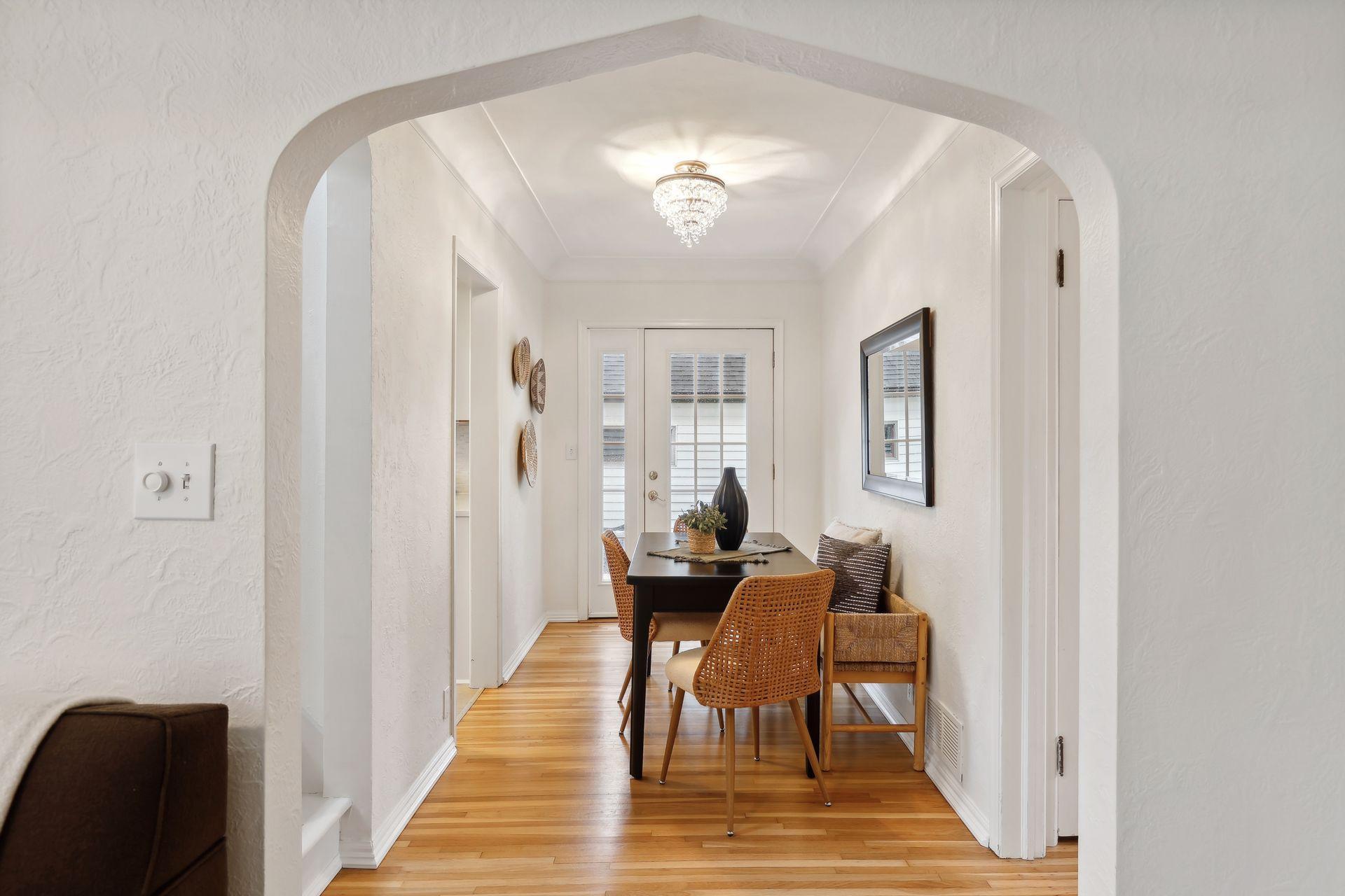 1617 Dunlap Street N