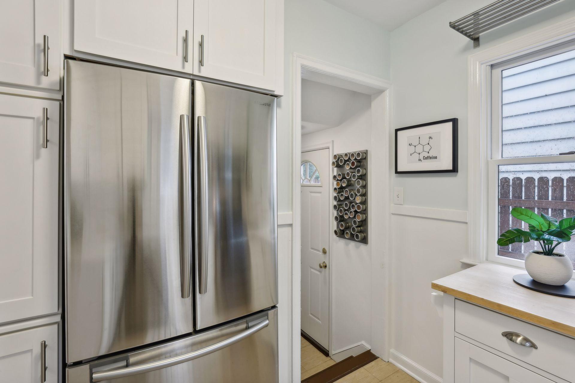 1617 Dunlap Street N