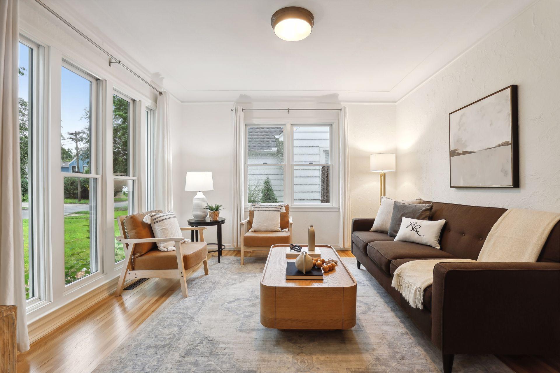 1617 Dunlap Street N