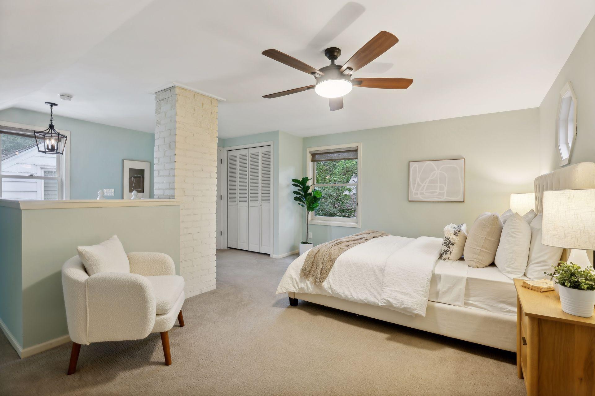 1617 Dunlap Street N