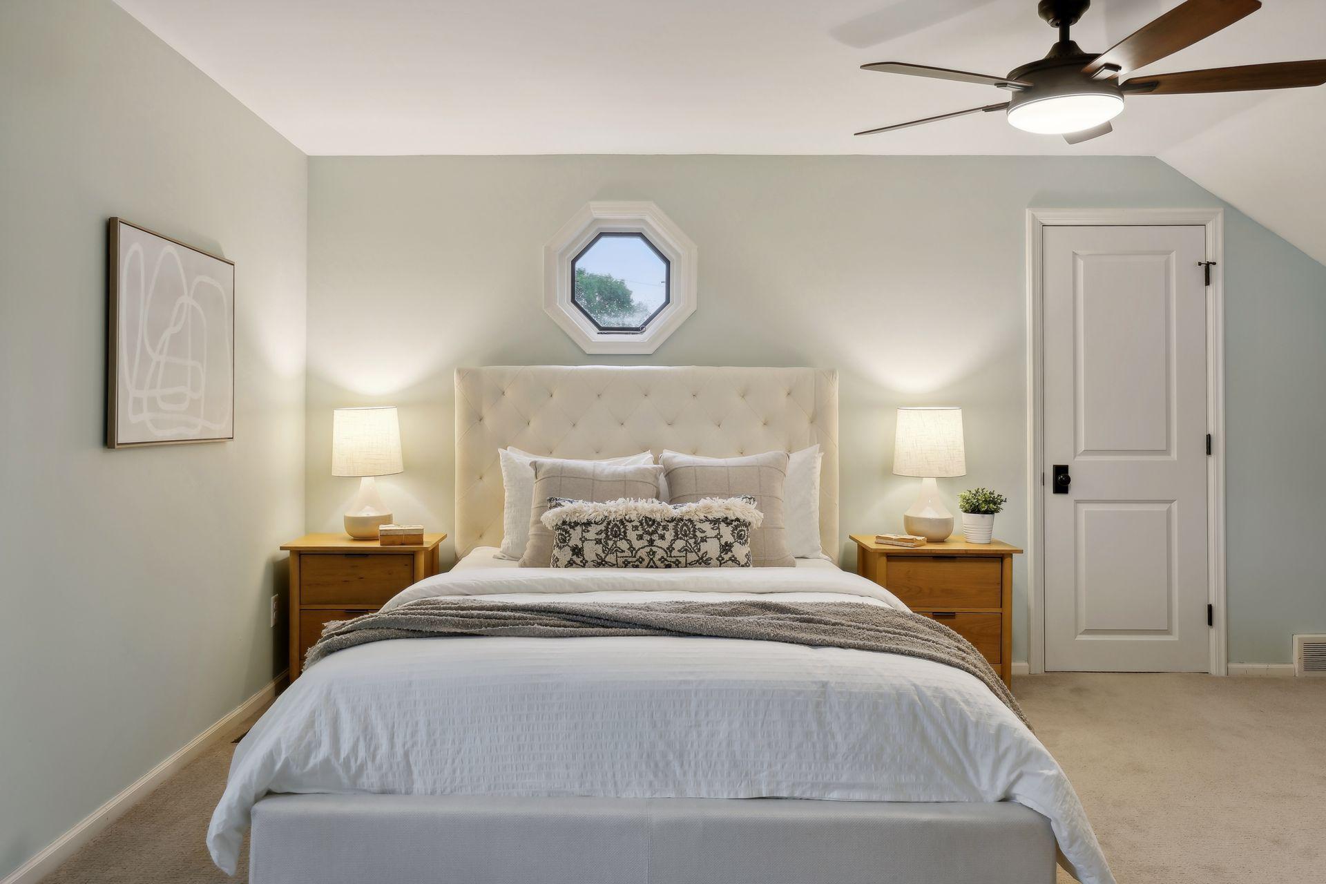 1617 Dunlap Street N