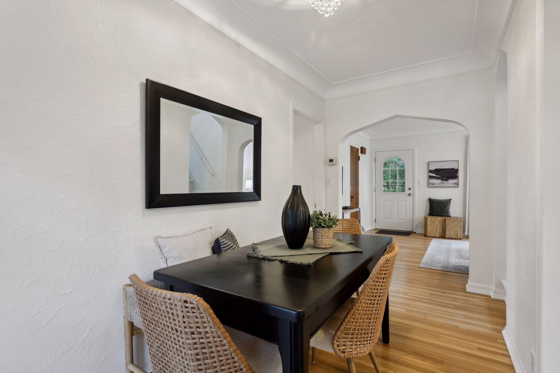 1617 Dunlap Street N