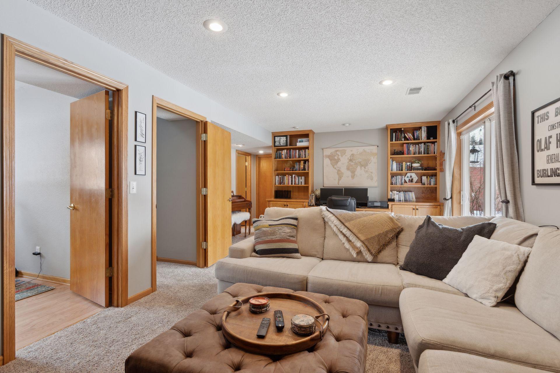 13590 Fiona Avenue N