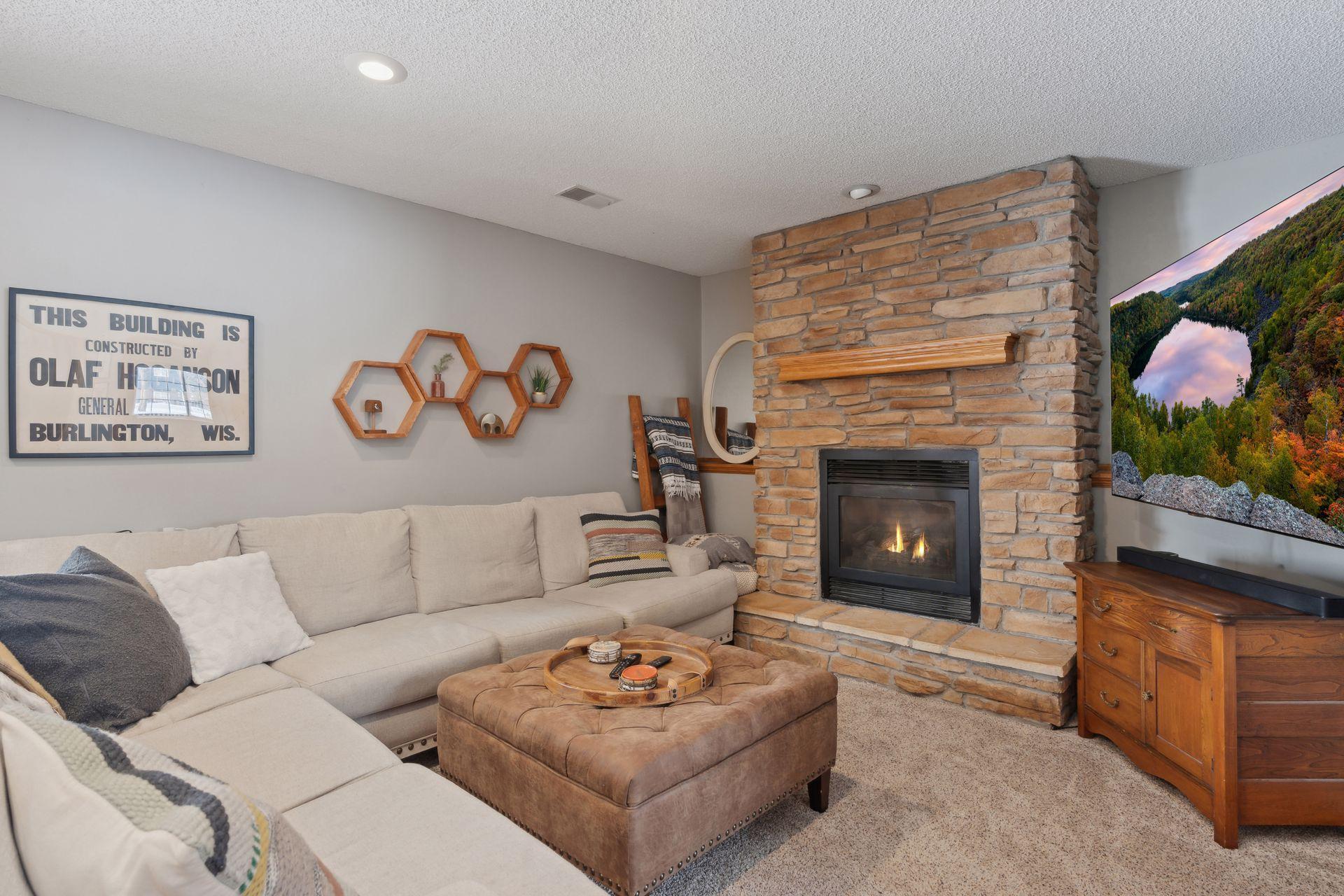 13590 Fiona Avenue N