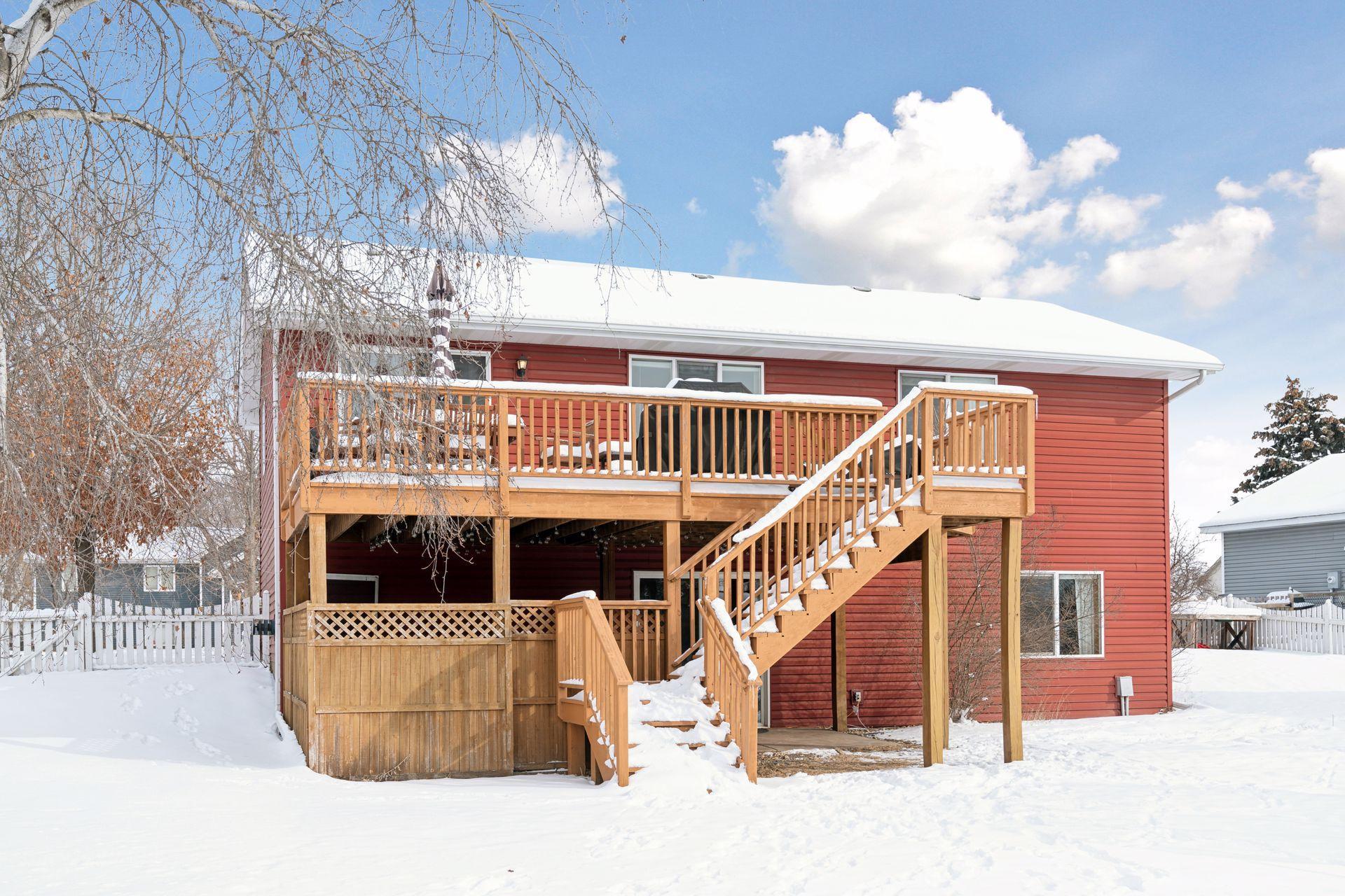 13590 Fiona Avenue N