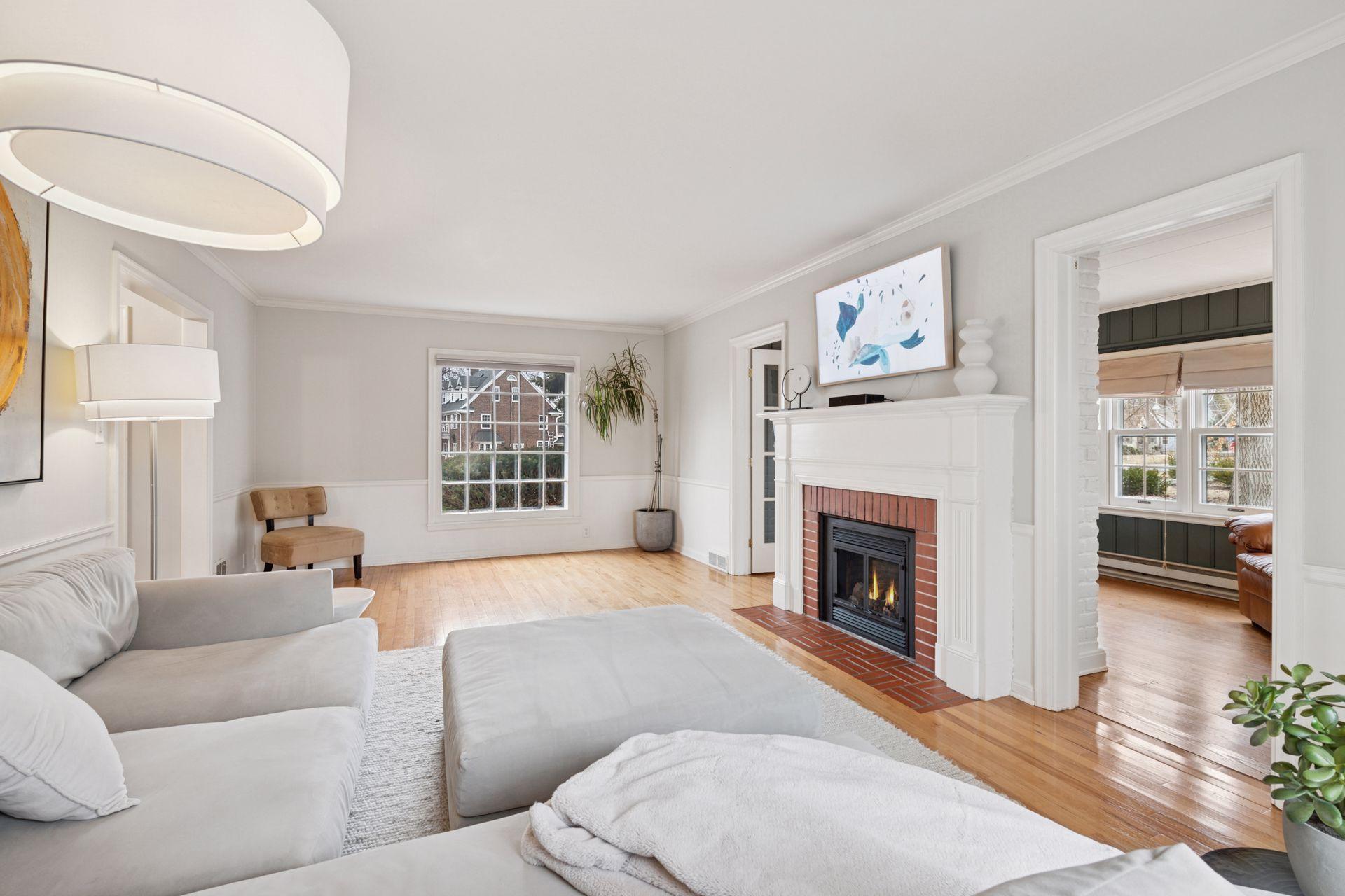 1408 E 54th Street