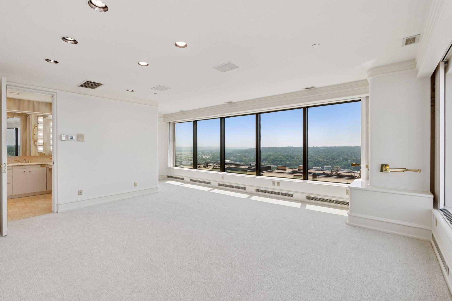 59 4th Street W Unit: 22A