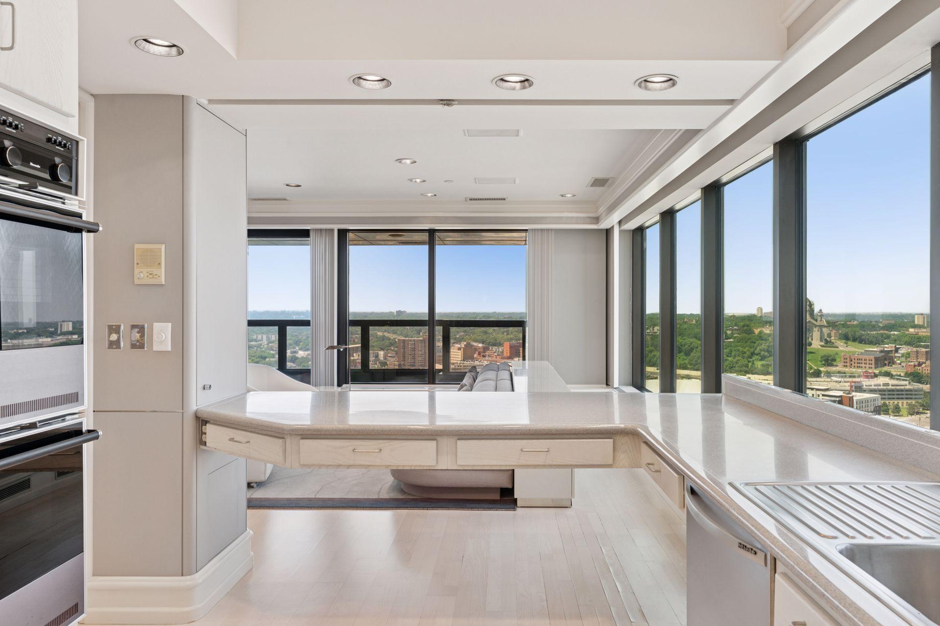 59 4th Street W Unit: 22A