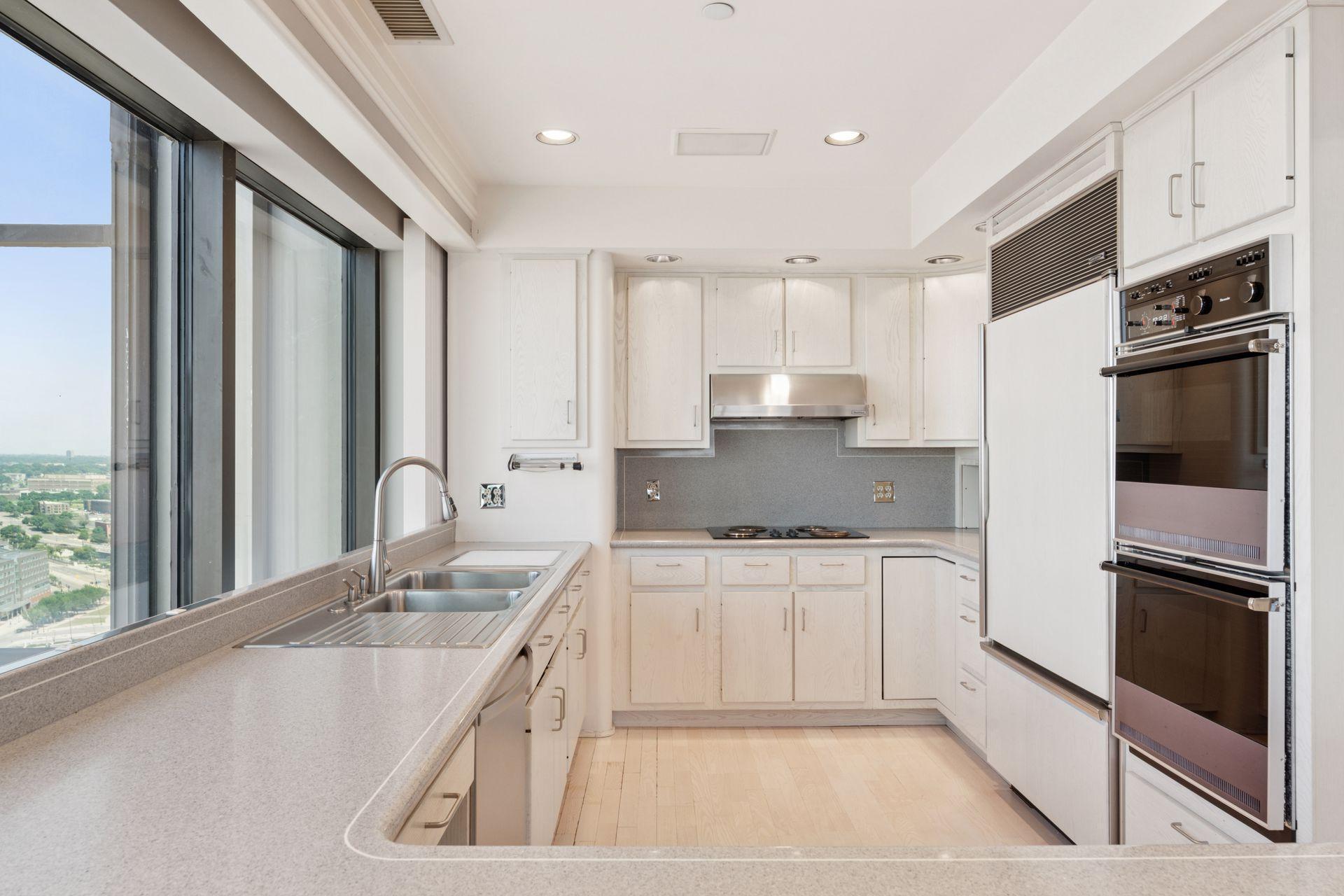 59 4th Street W Unit: 22A