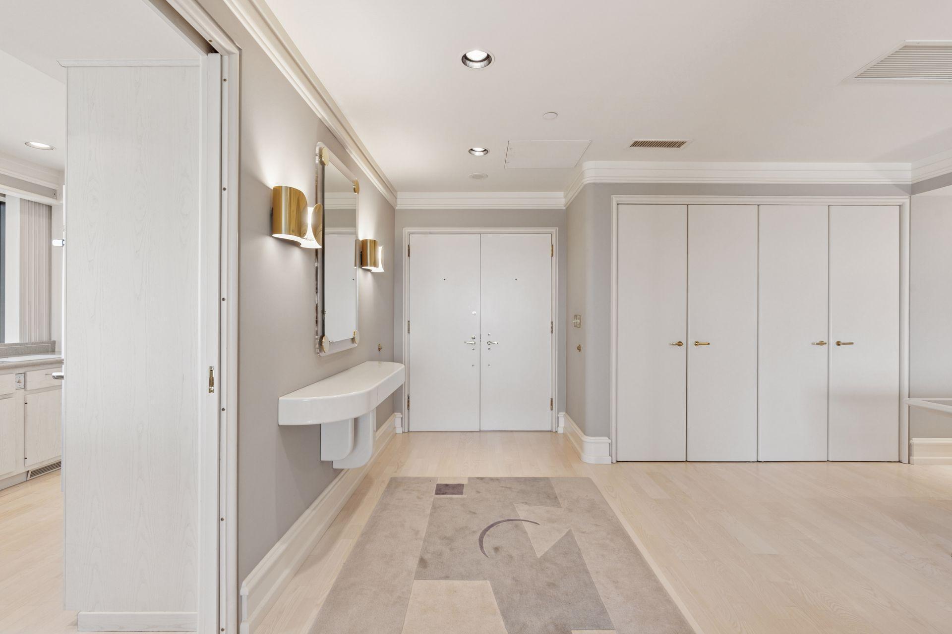 59 4th Street W Unit: 22A