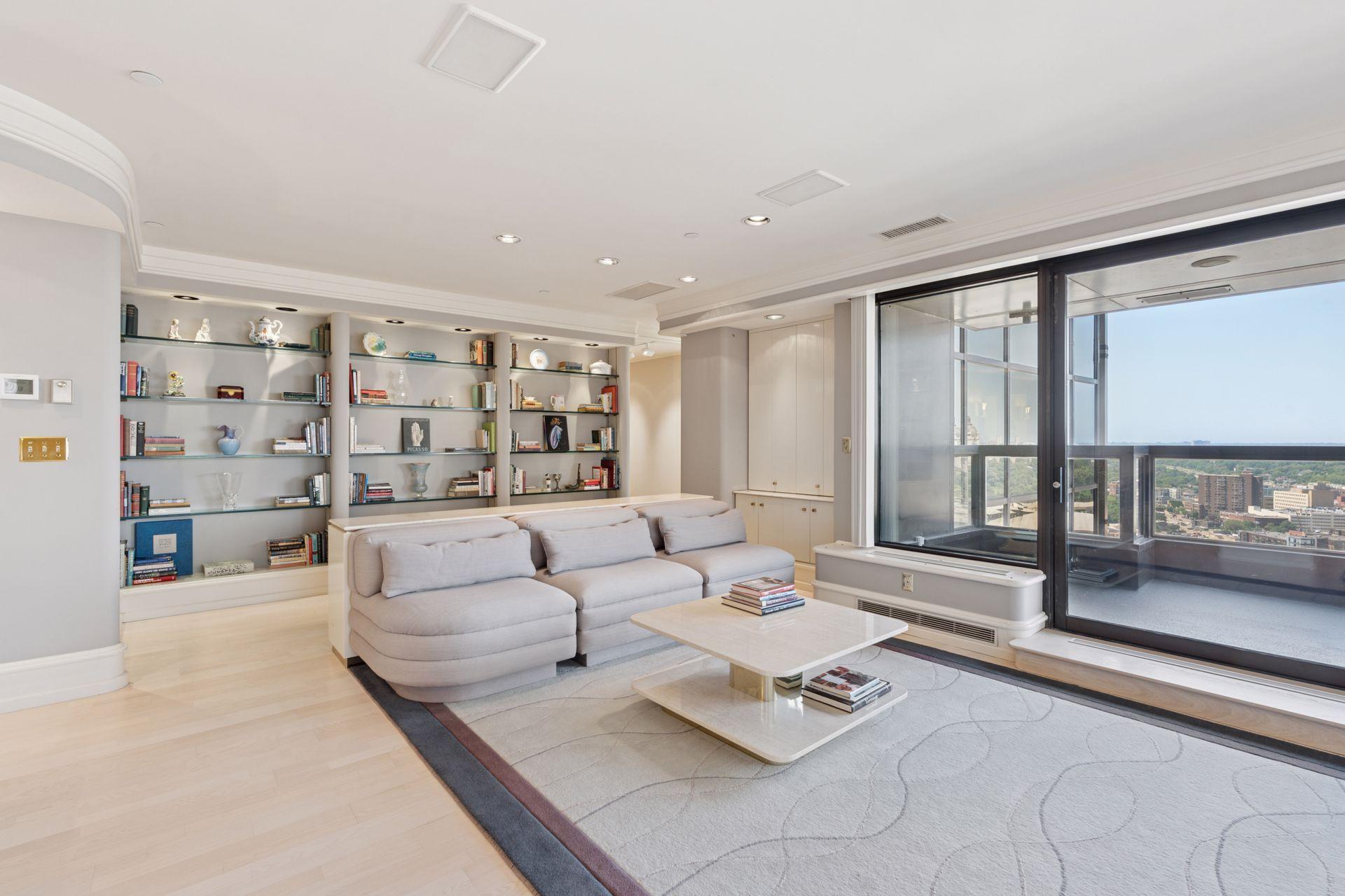 59 4th Street W Unit: 22A