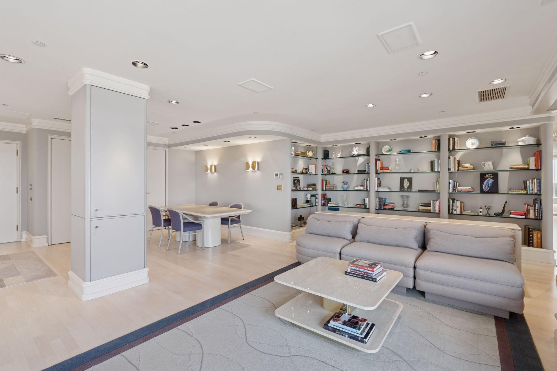 59 4th Street W Unit: 22A